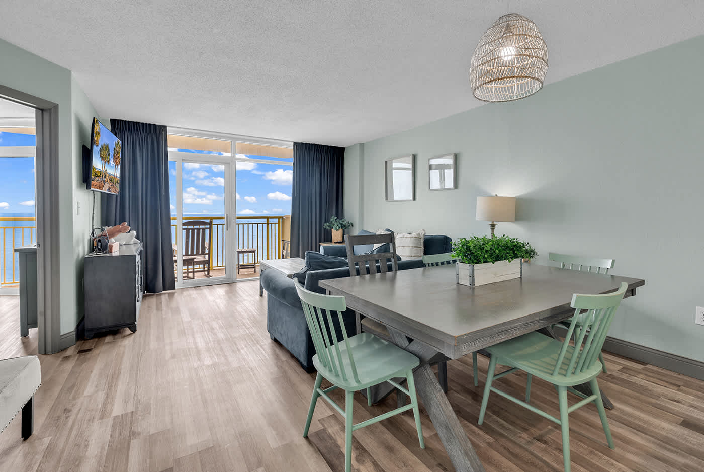 Family Friendly Oceanfront 3BR with Pools Hot Tubs | Photo 5