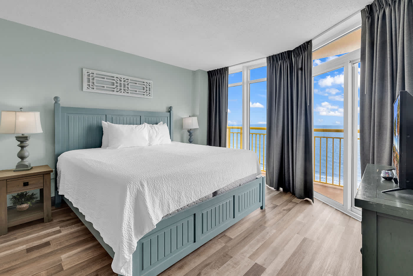 Family Friendly Oceanfront 3BR with Pools Hot Tubs | Photo 2