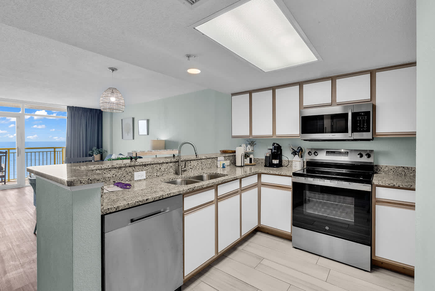 Family Friendly Oceanfront 3BR with Pools Hot Tubs | Photo 9