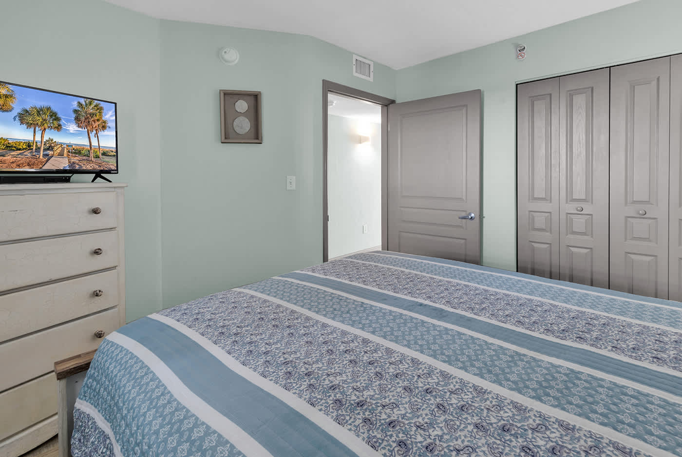 Family Friendly Oceanfront 3BR with Pools Hot Tubs | Photo 24