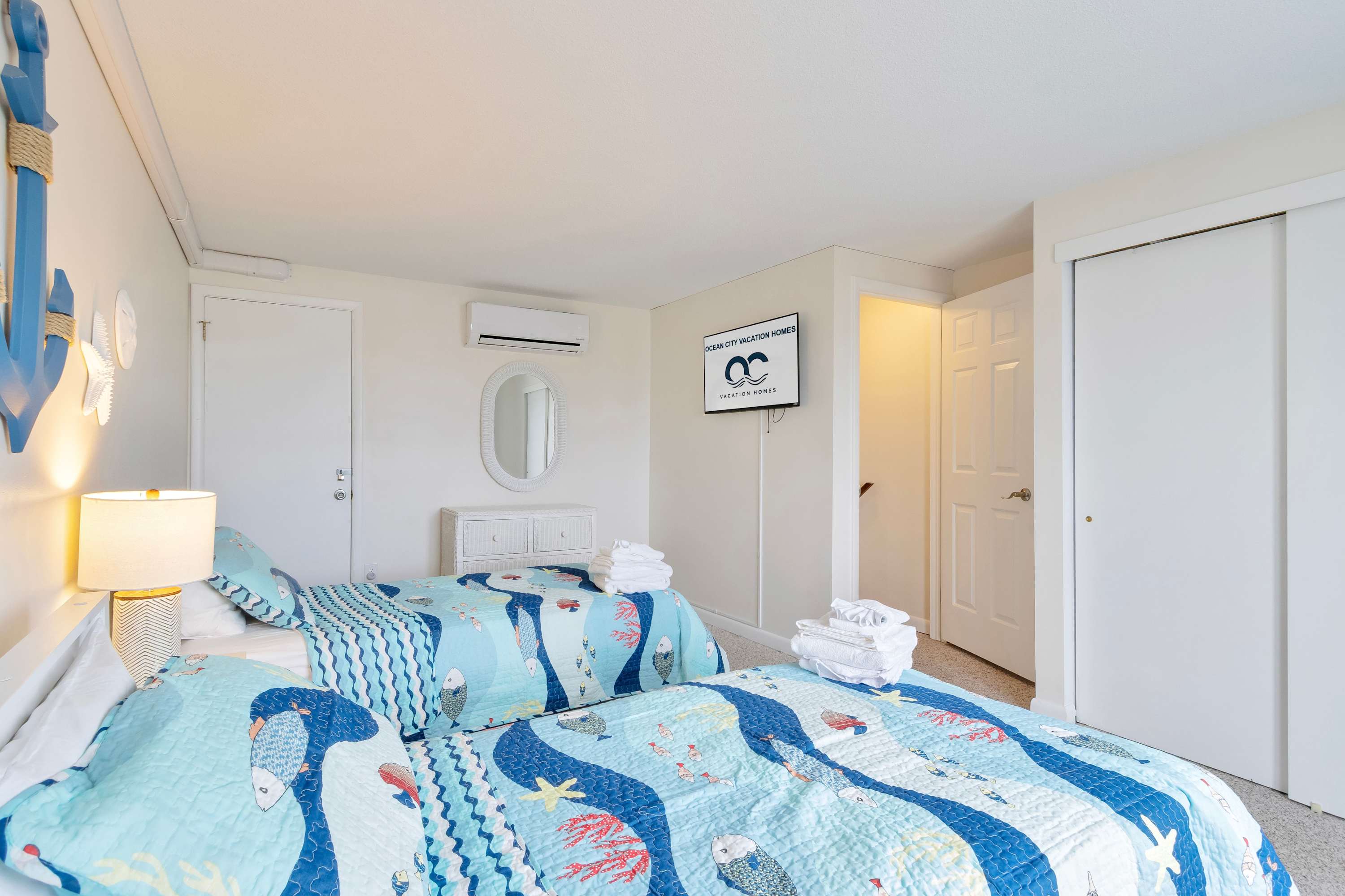 Harbour Bay 5, Beautiful 3BR Modern Bayside Townhome, Quiet!