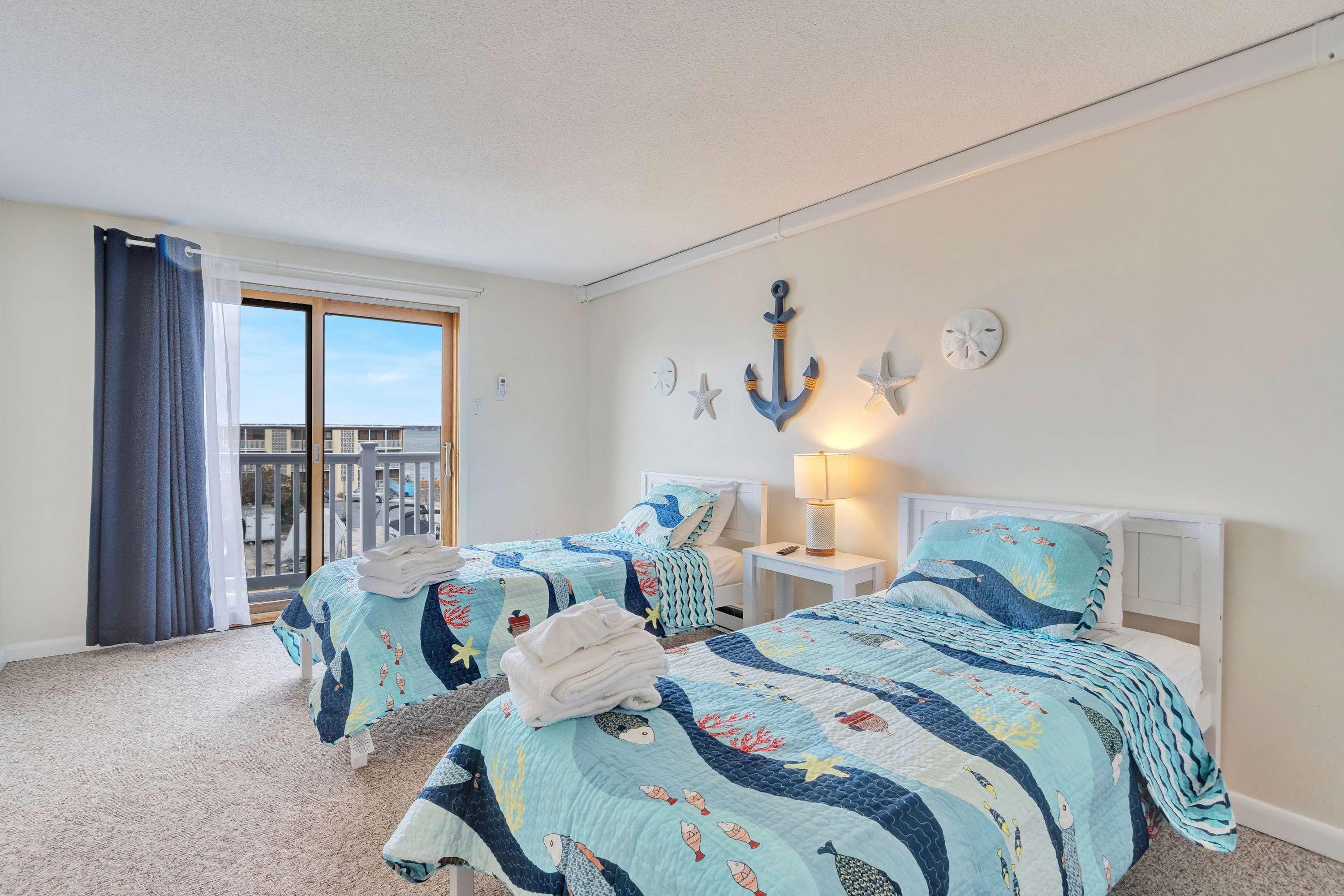 Harbour Bay 5, Beautiful 3BR Modern Bayside Townhome, Quiet!