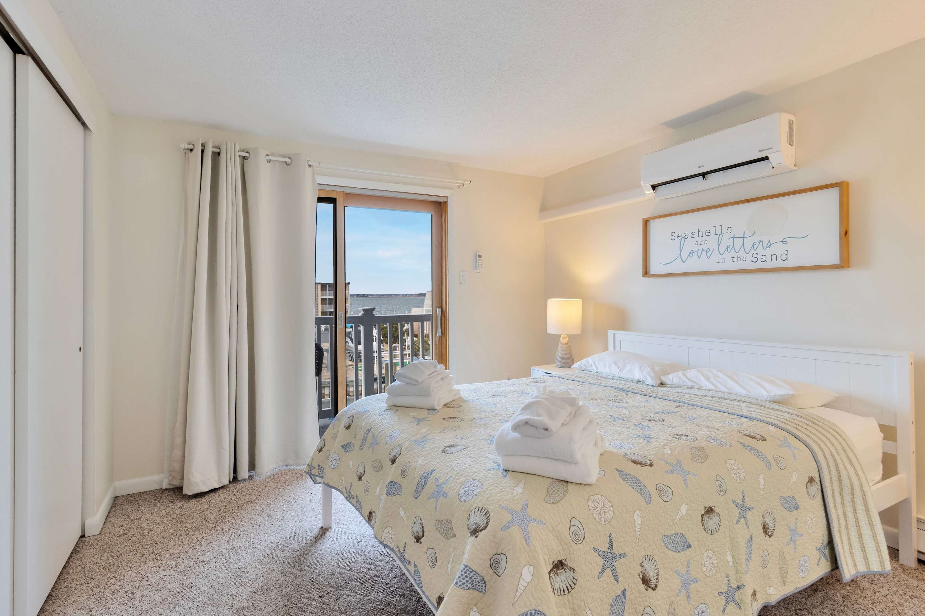 Harbour Bay 5, Beautiful 3BR Modern Bayside Townhome, Quiet!