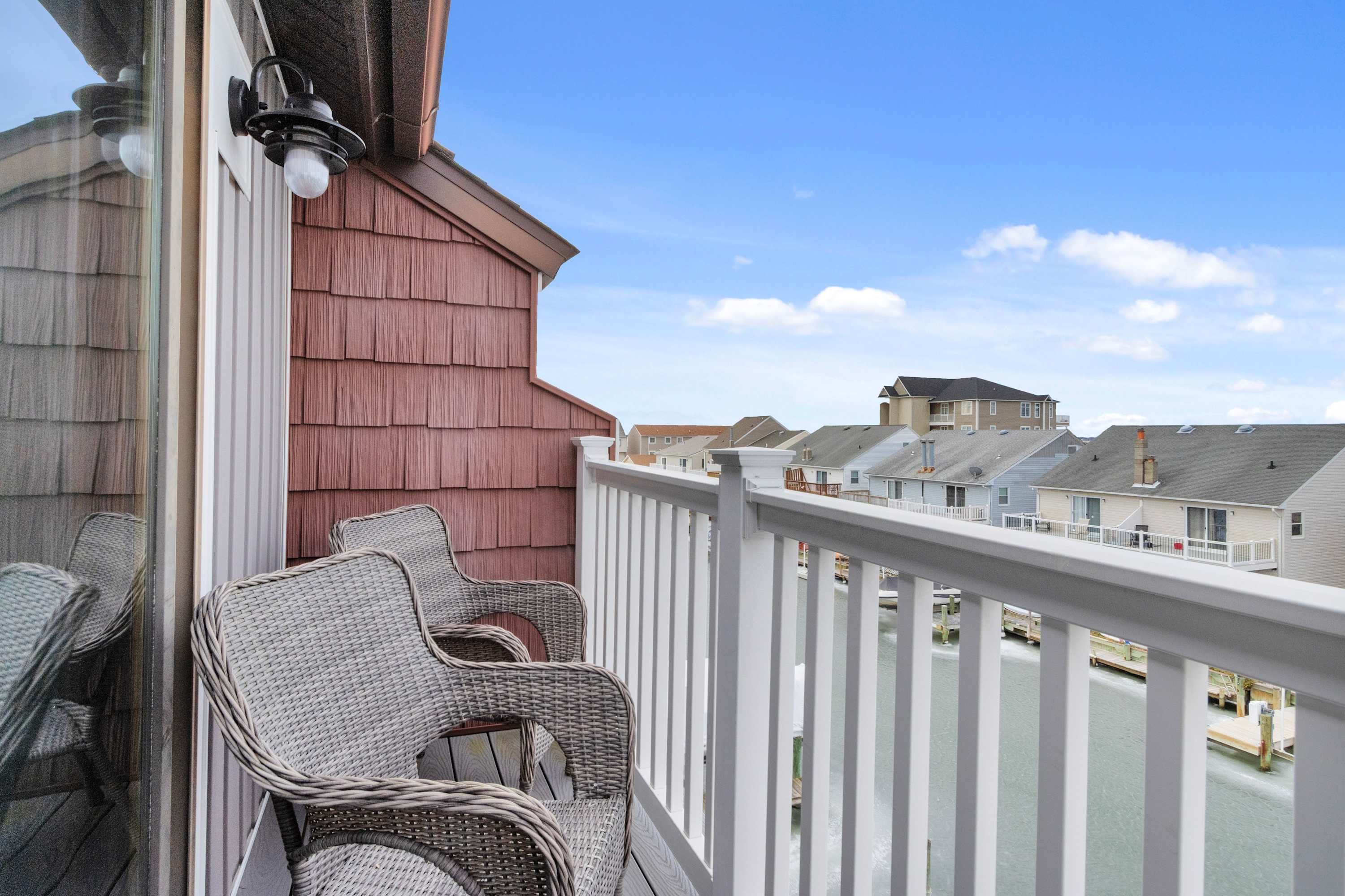 Harbour Bay 5, Beautiful 3BR Modern Bayside Townhome, Quiet!