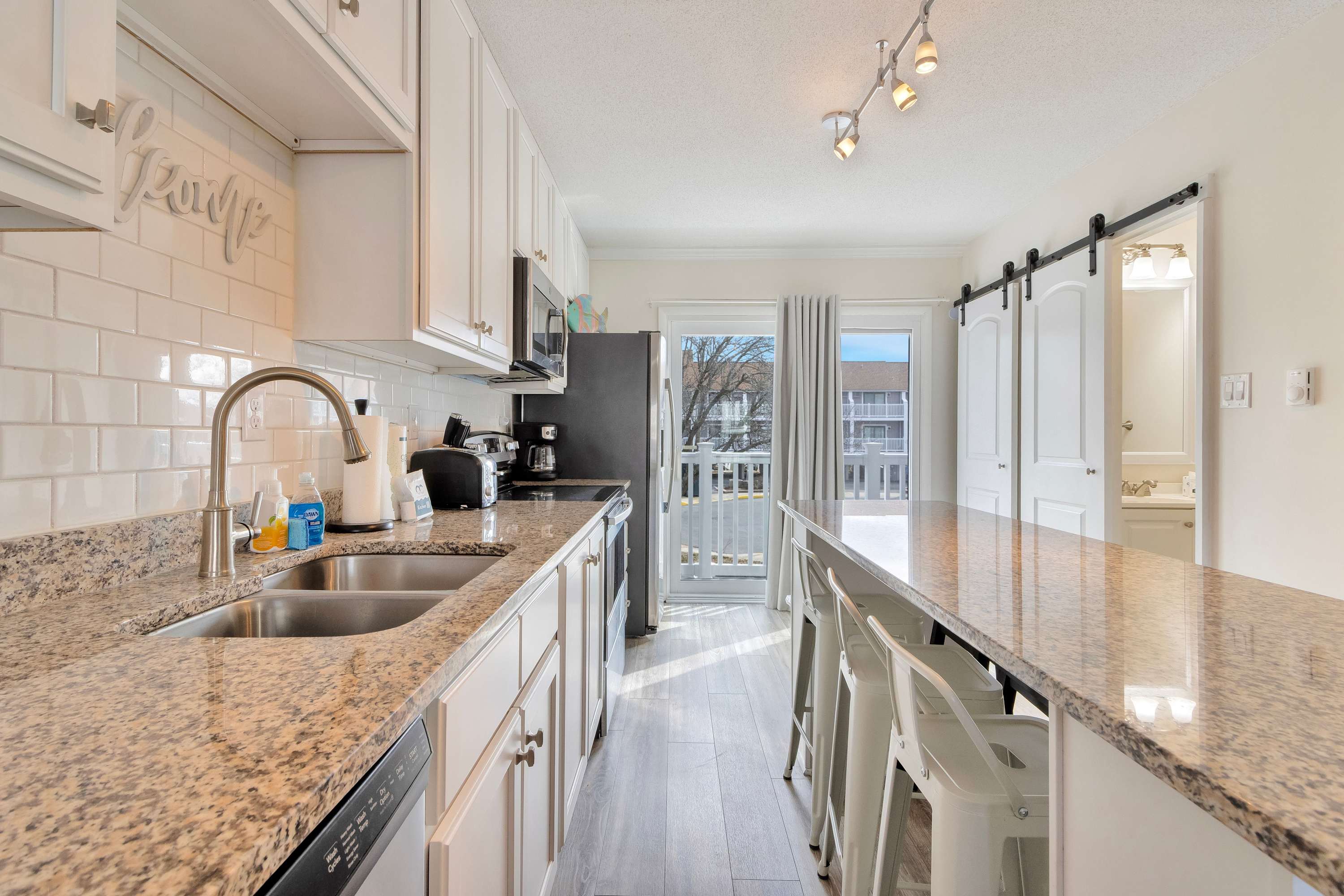 Harbour Bay 5, Beautiful 3BR Modern Bayside Townhome, Quiet!