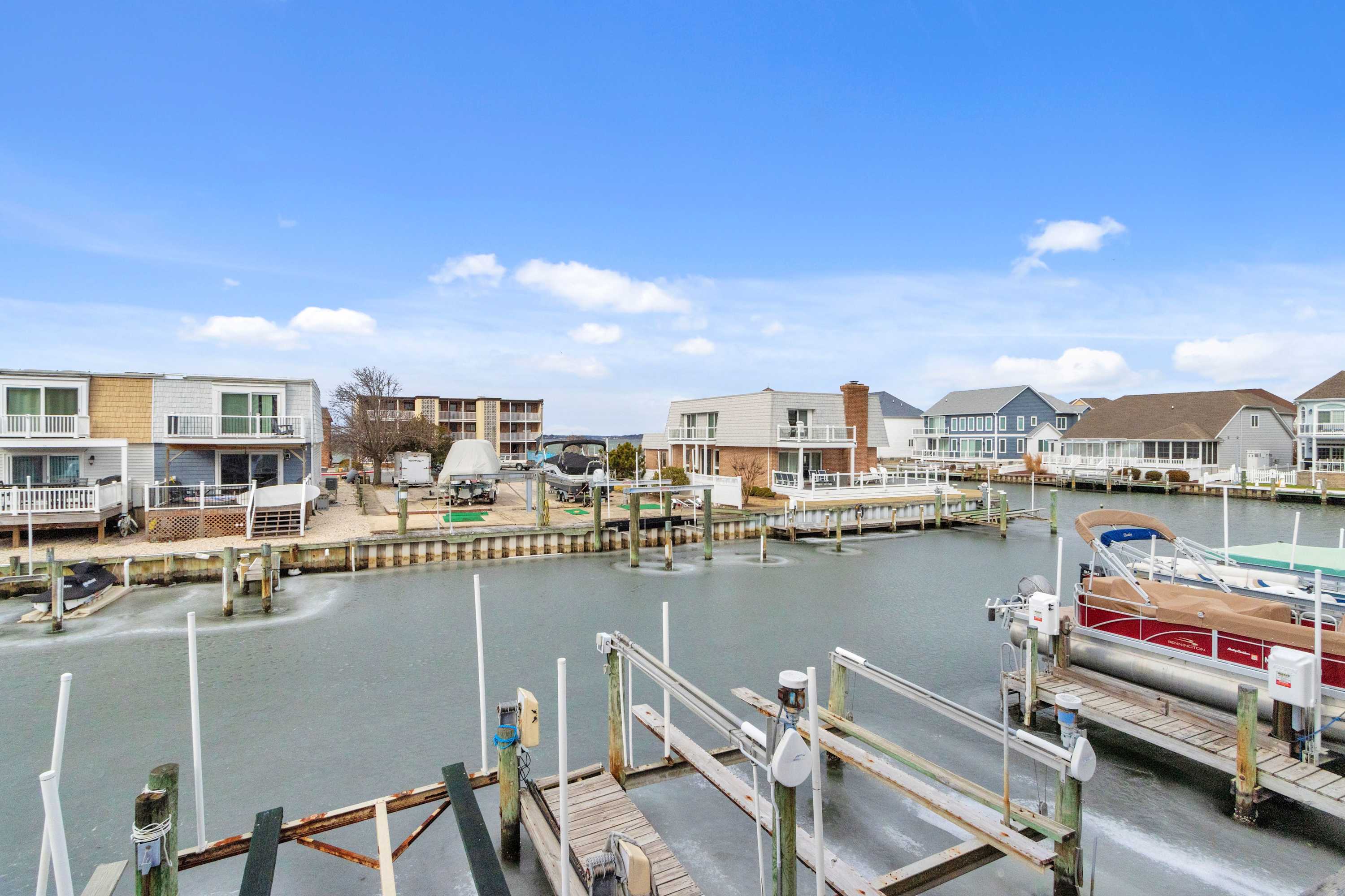 Harbour Bay 5, Beautiful 3BR Modern Bayside Townhome, Quiet!