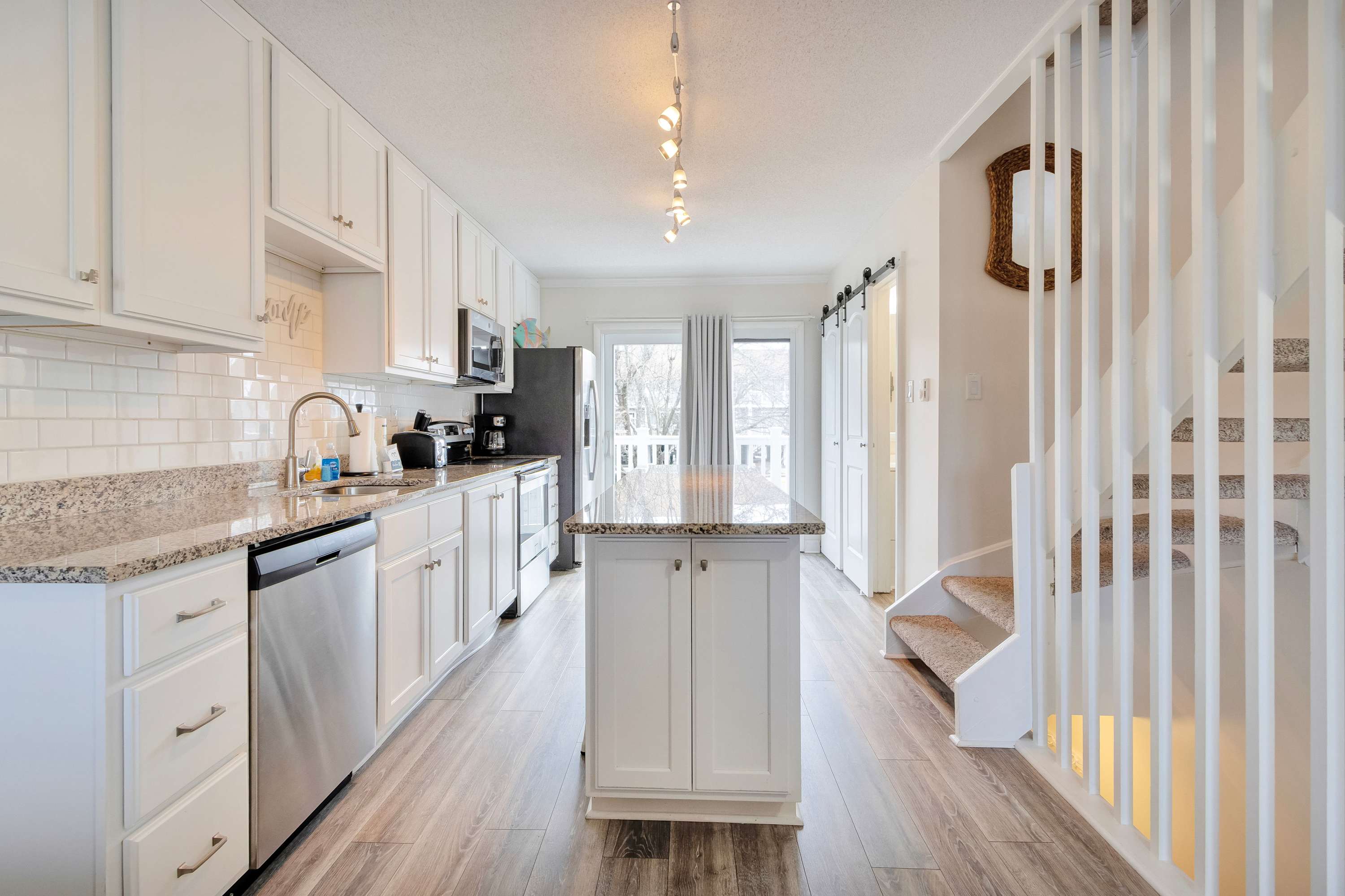 Harbour Bay 5, Beautiful 3BR Modern Bayside Townhome, Quiet!