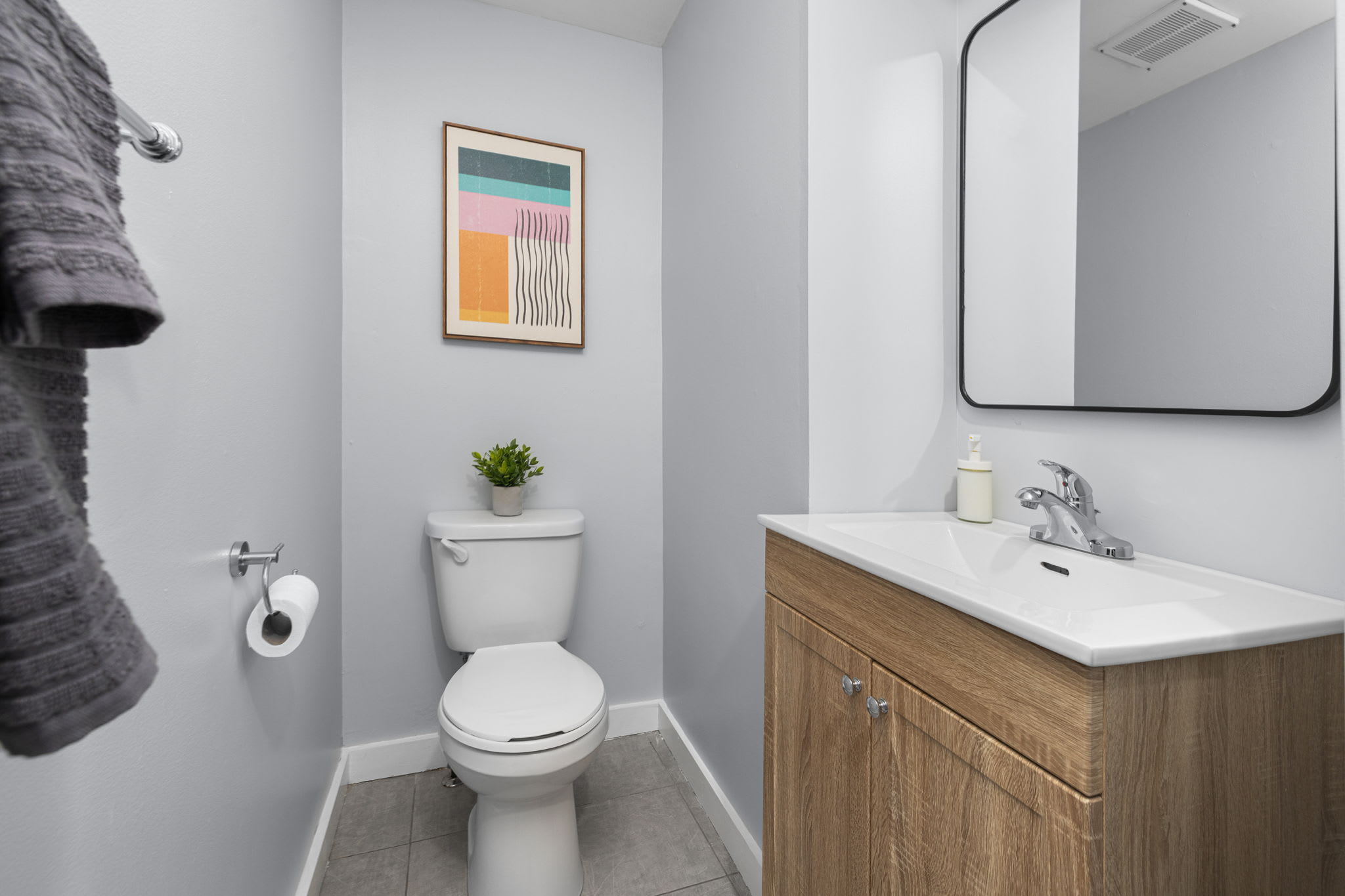 Chic ByWard Market Studio Prime Location | Photo 13