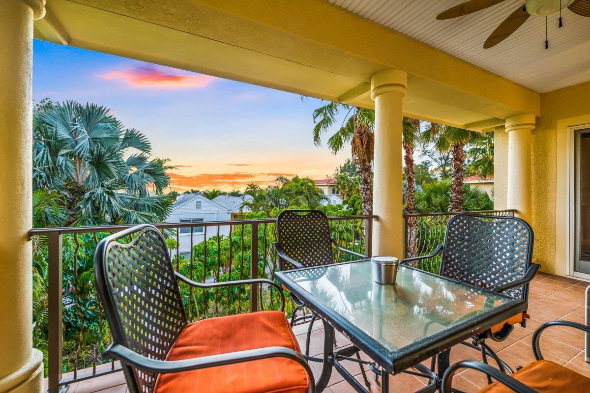 3B Condo on Holmes Beach! Heated Pool Beach Access 4
