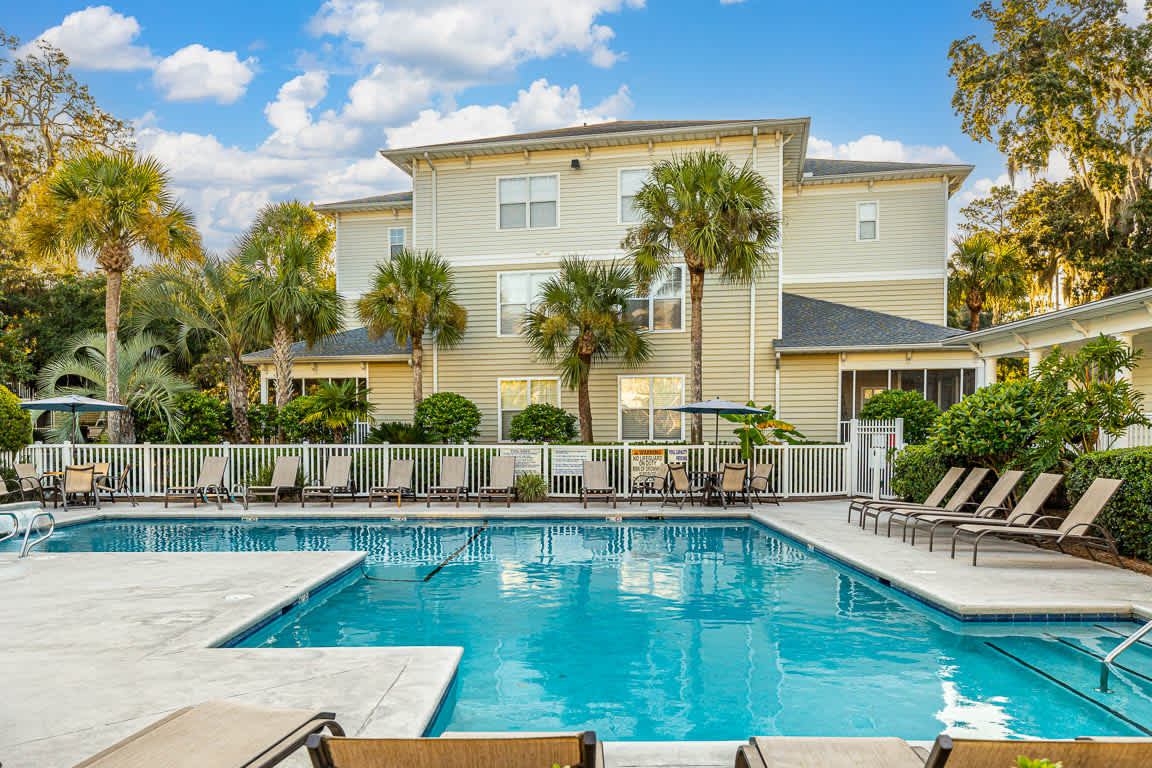 Coastal Comfort 2 Queen Beds, pool, near beach! — St. Simons Island, GA — vacation rental