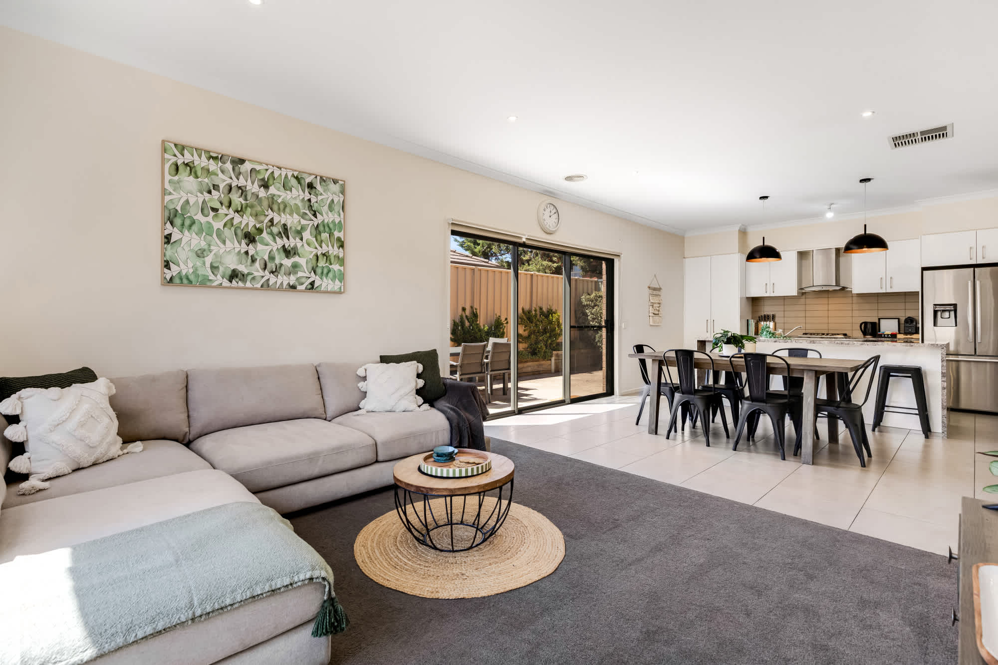 Home Away in Flora Hill — Flora Hill, Victoria — vacation rental