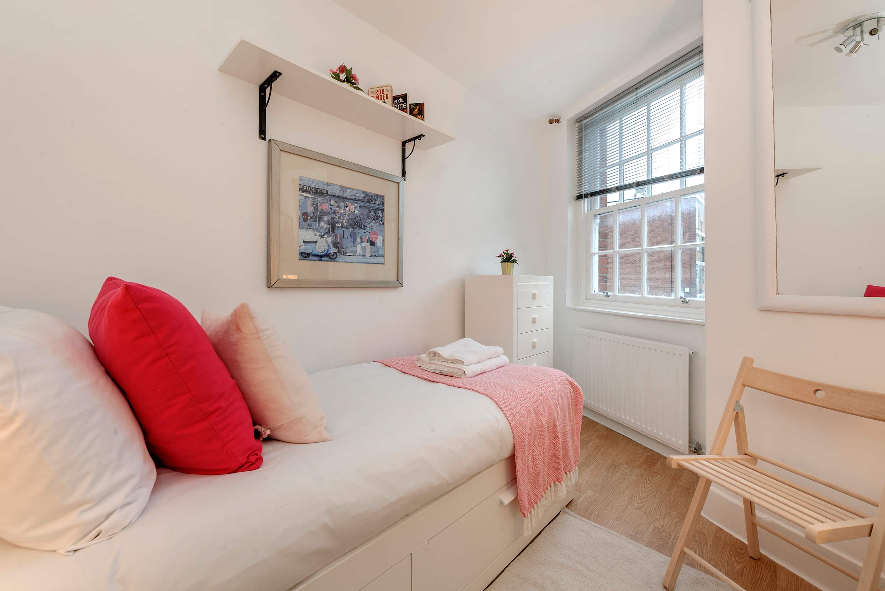 Stylish 2 bed - Tower Hamlets in 24 Cressy House, Hannibal Road E1 3JD - Property image 10 - VivreStays