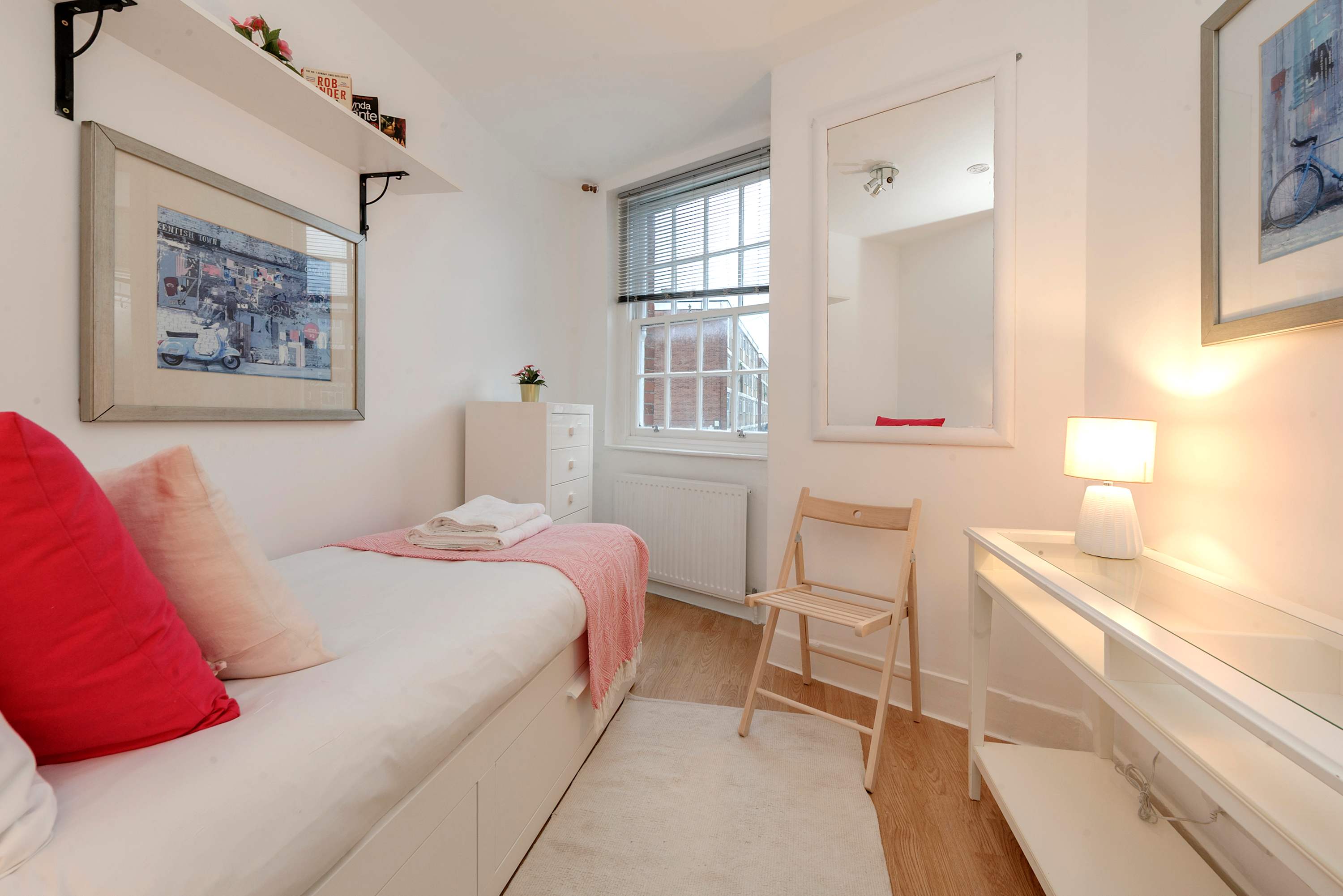 Stylish 2 bed - Tower Hamlets in 24 Cressy House, Hannibal Road E1 3JD - Property image 11 - VivreStays