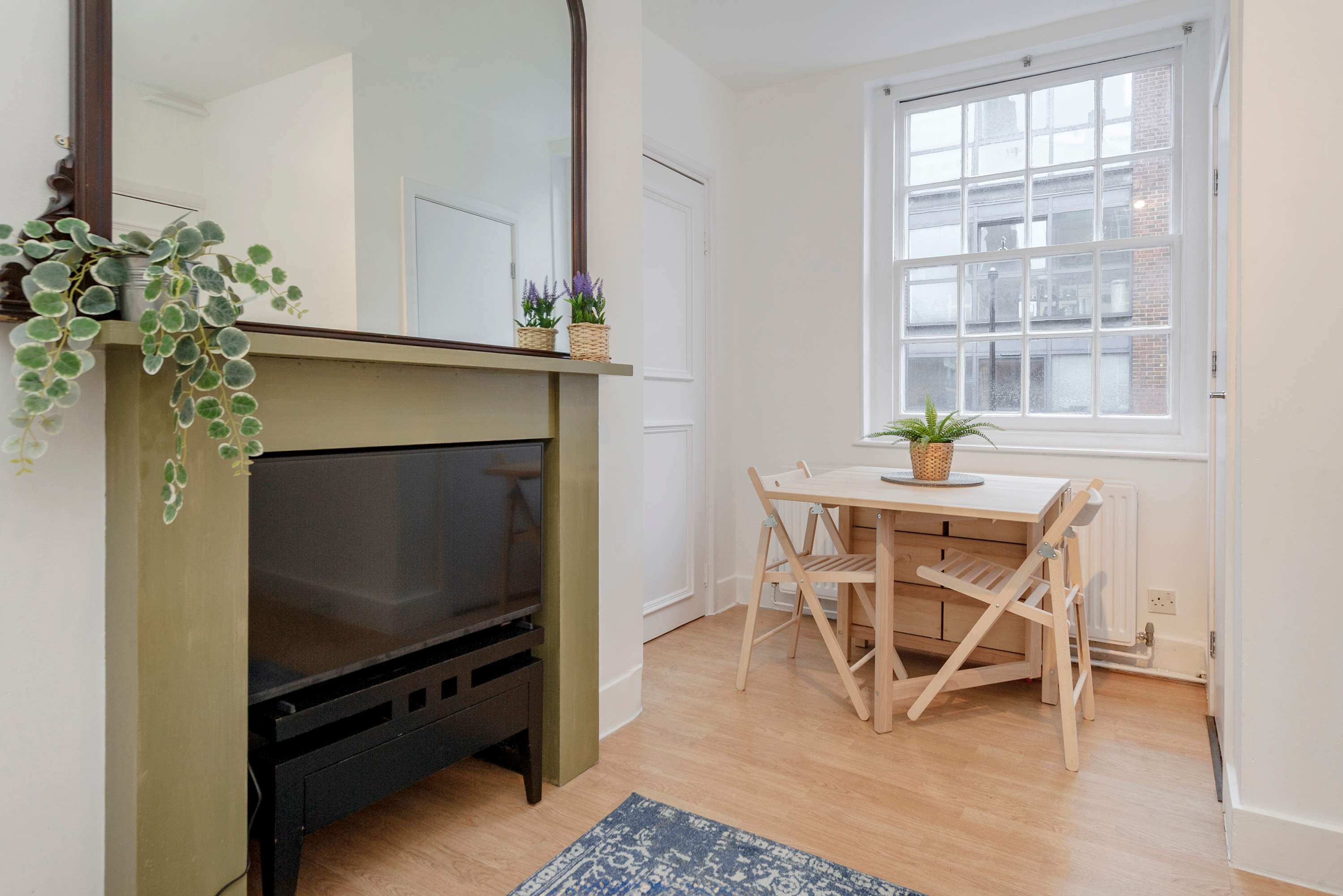 Stylish 2 bed - Tower Hamlets in 24 Cressy House, Hannibal Road E1 3JD - Property image 9 - VivreStays