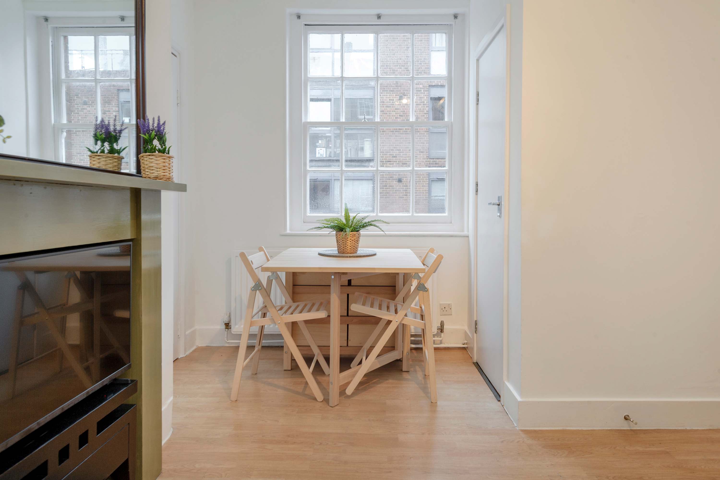 Stylish 2 bed - Tower Hamlets in 24 Cressy House, Hannibal Road E1 3JD - Property image 17 - VivreStays
