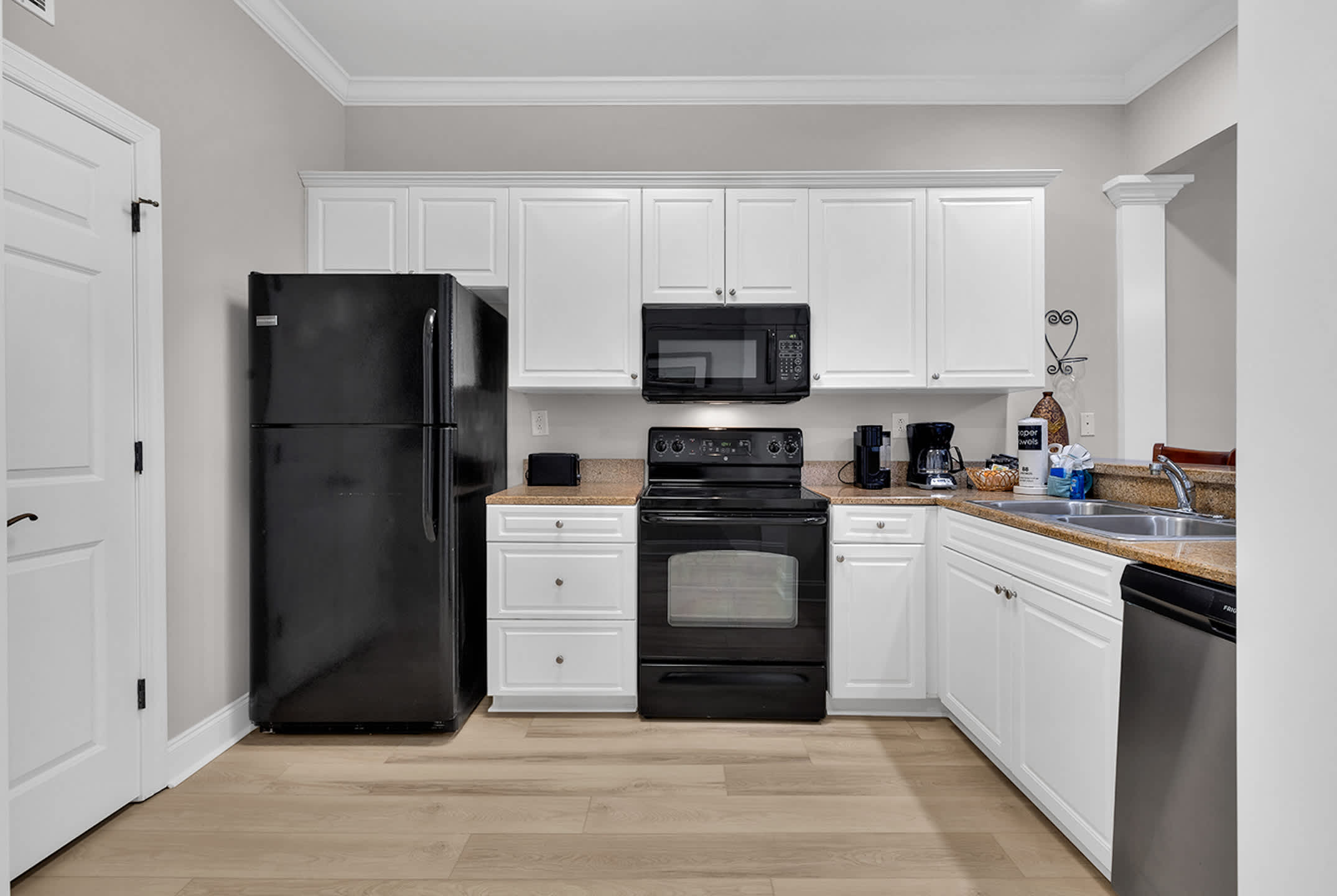 Stunning Litchfield 2BR Condo at Seaside Inn | Photo 3