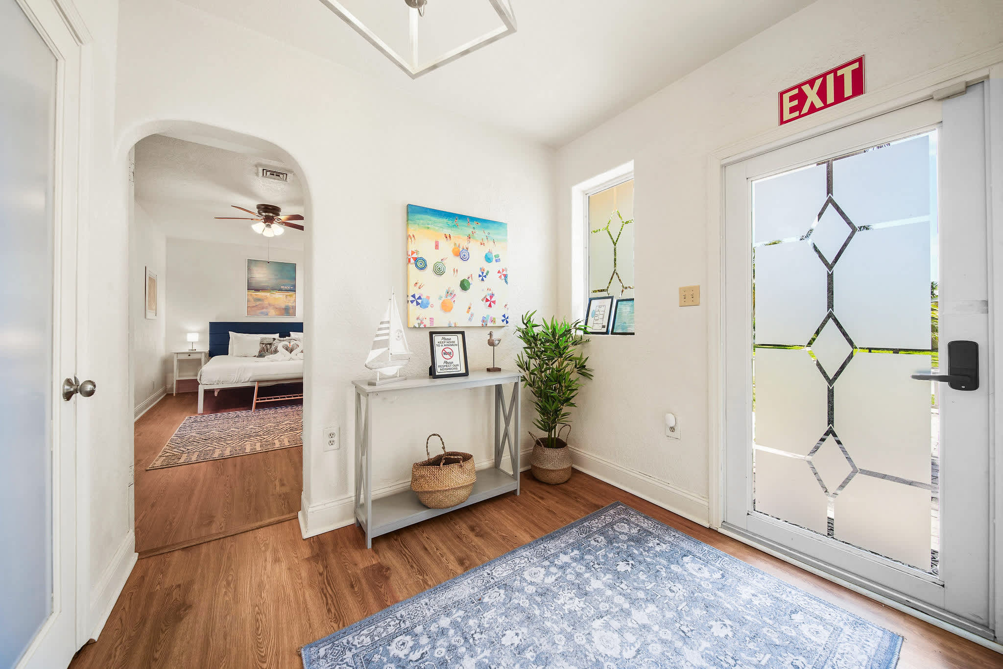 Hollywood Beach | Sleeps 10 Modern Beach Villa