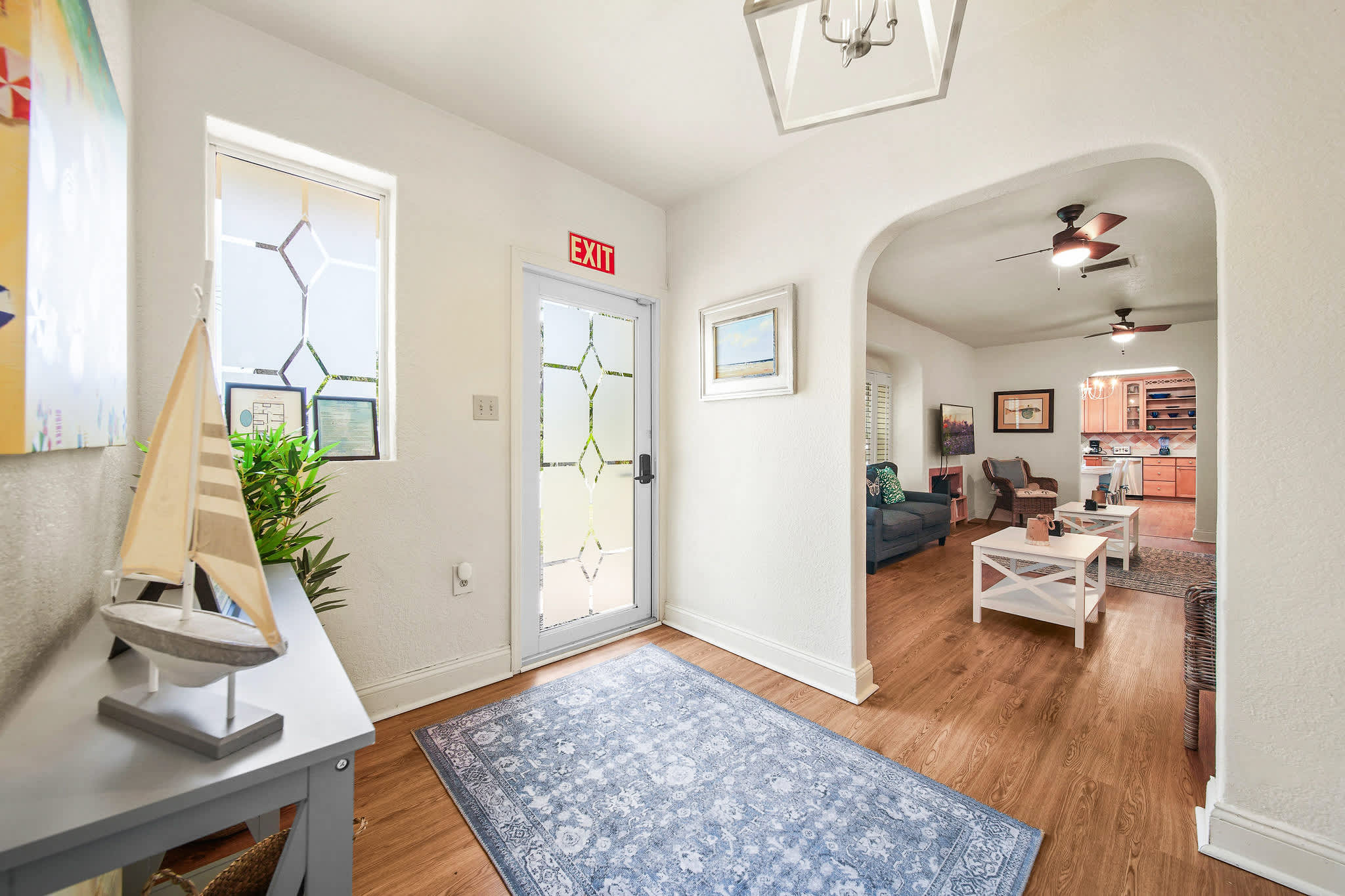 Hollywood Beach | Sleeps 10 Modern Beach Villa