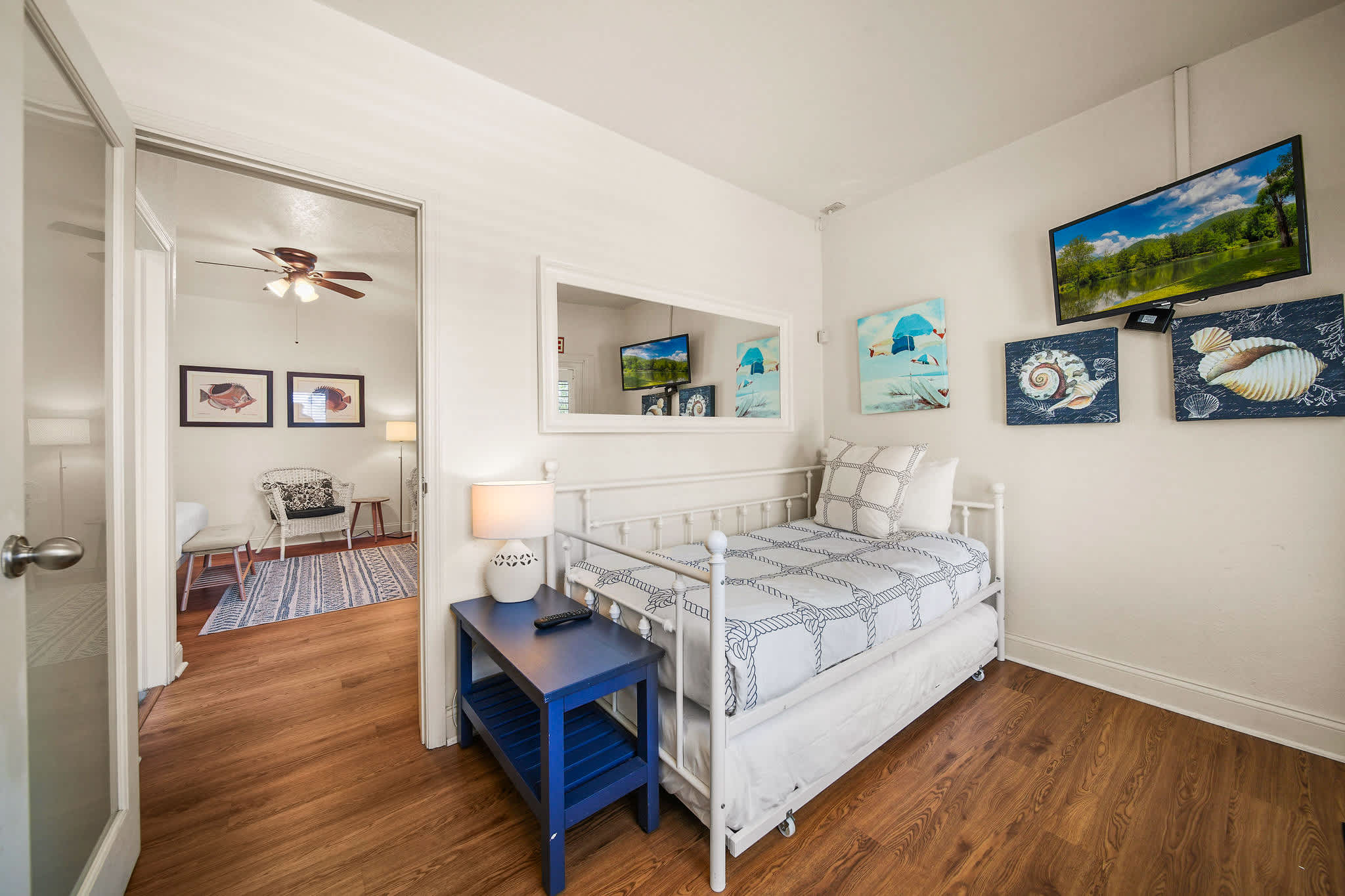 Hollywood Beach | Sleeps 10 Modern Beach Villa