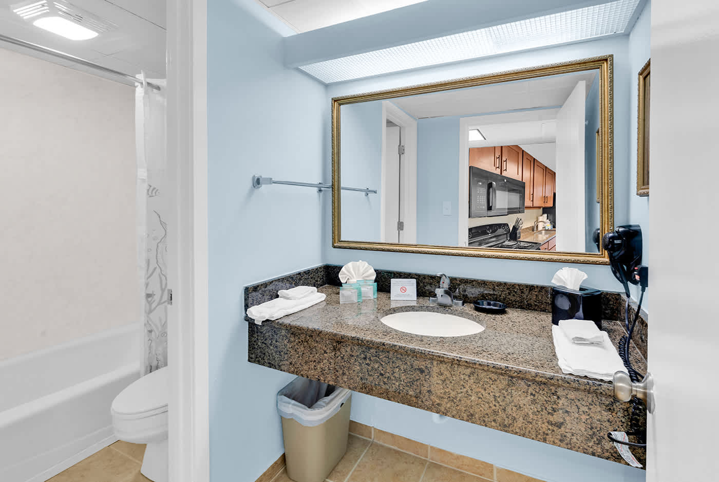 Coral Beach Getaway Oceanfront Pools Lazy River | Photo 8