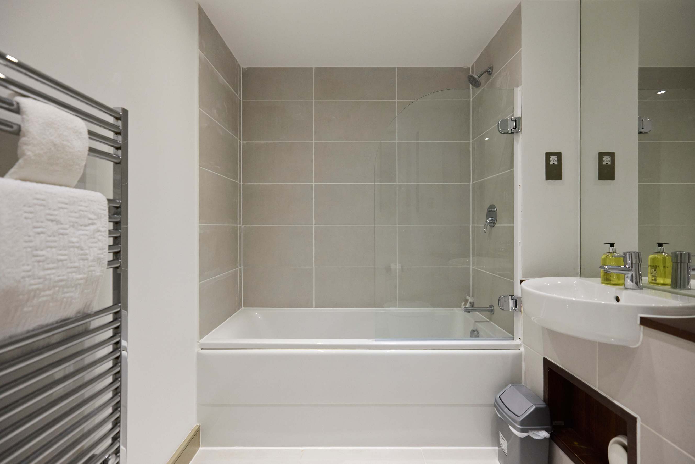 The Penny Court Apartment in 2d Penny Black Court, Carlton Grove SE15 2UE - Property image 7 - VivreStays