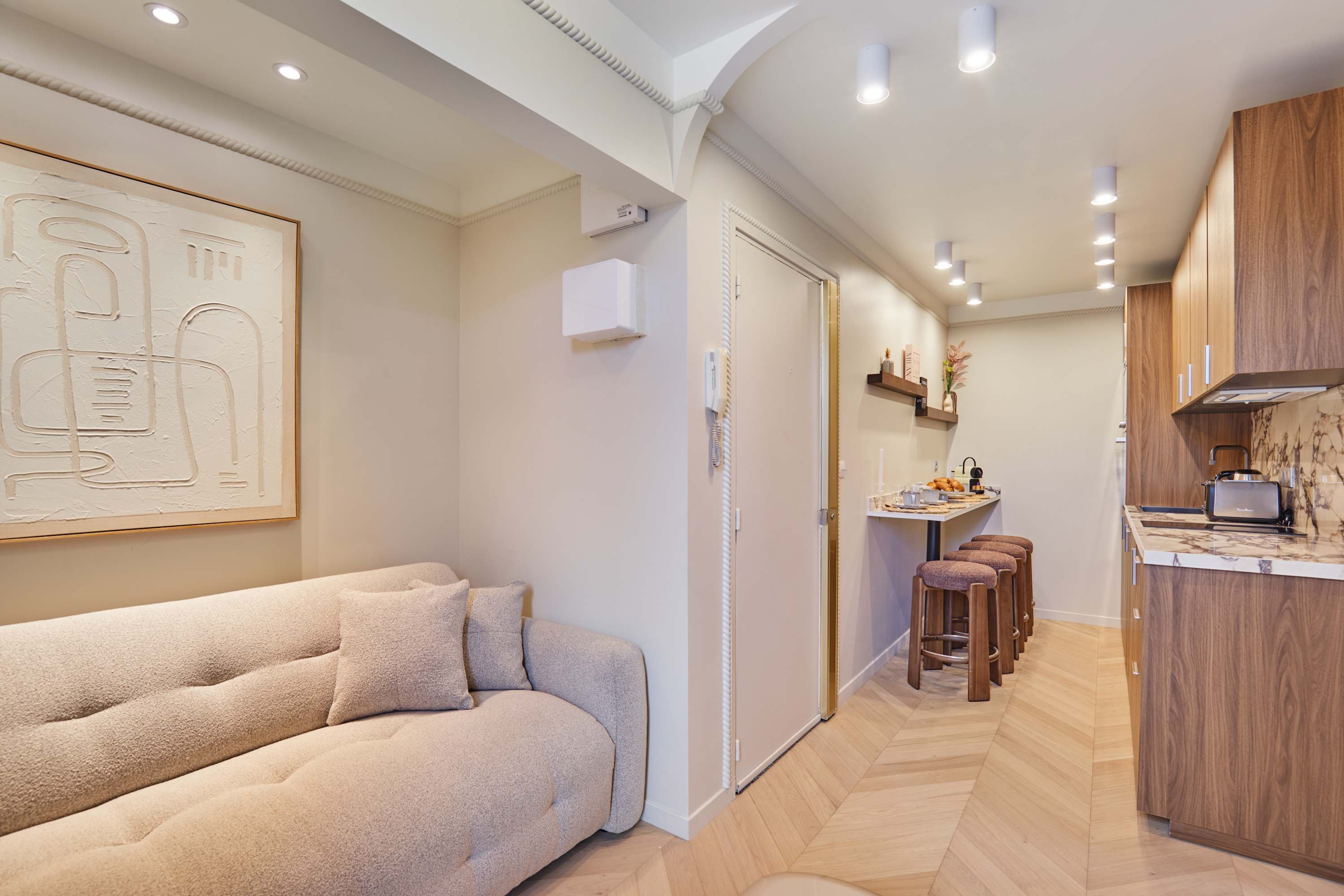Suite with terrace & AC Paris Heart of the Marais — Paris, Île-de-France — vacation rental