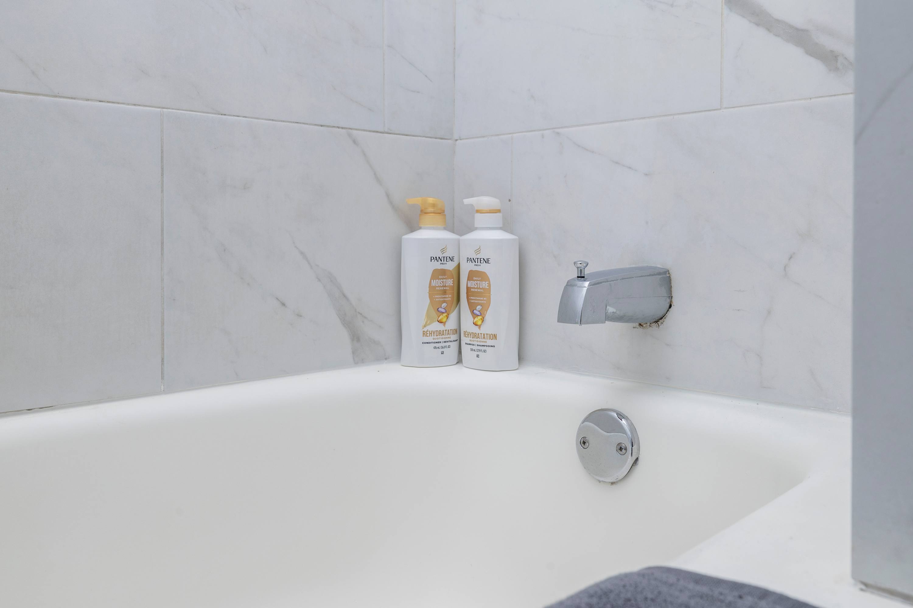 Shower/tub combo in the bathroom