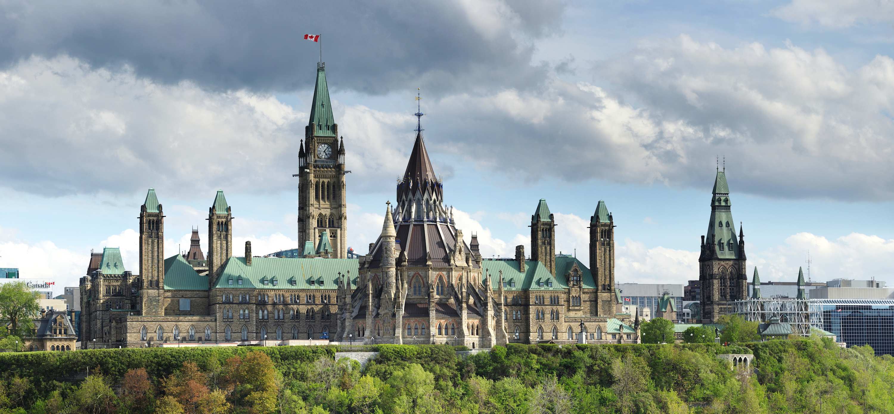 Parliament Hill – 2 km / 6 min drive