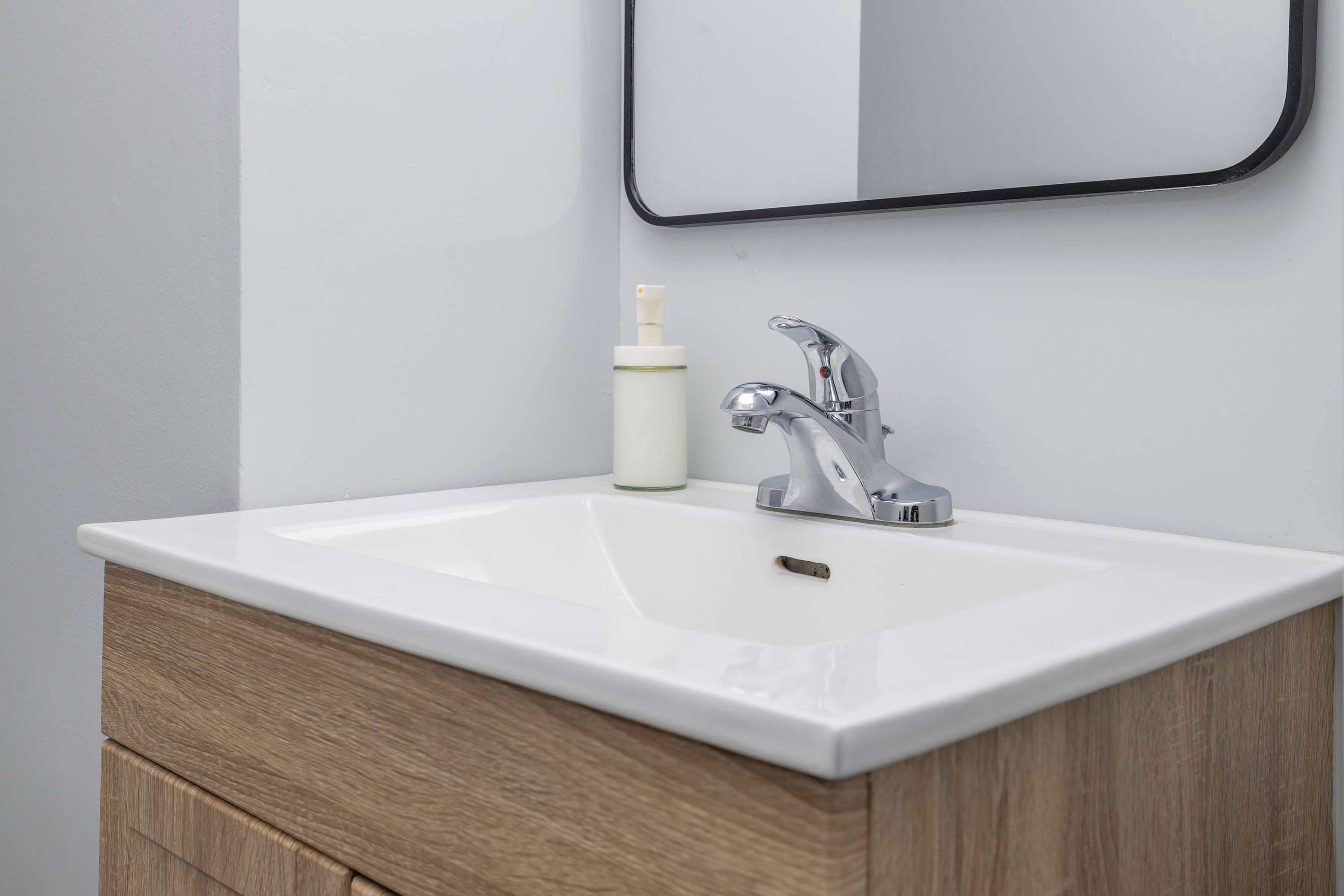 Chic ByWard Market Studio Prime Location | Photo 14