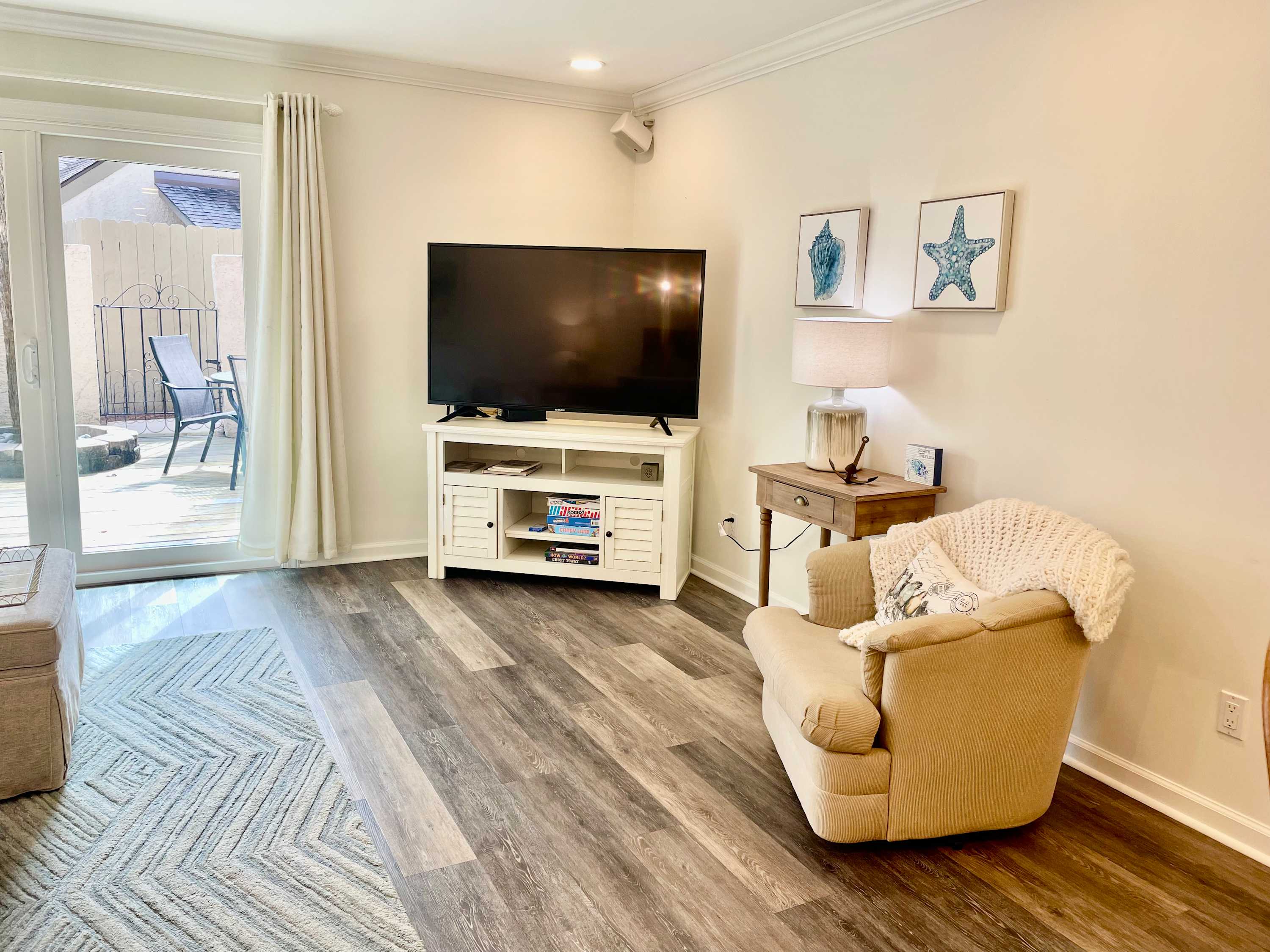 Fresh Modern Villa by the Sea Beach Club Getaway | Photo 3