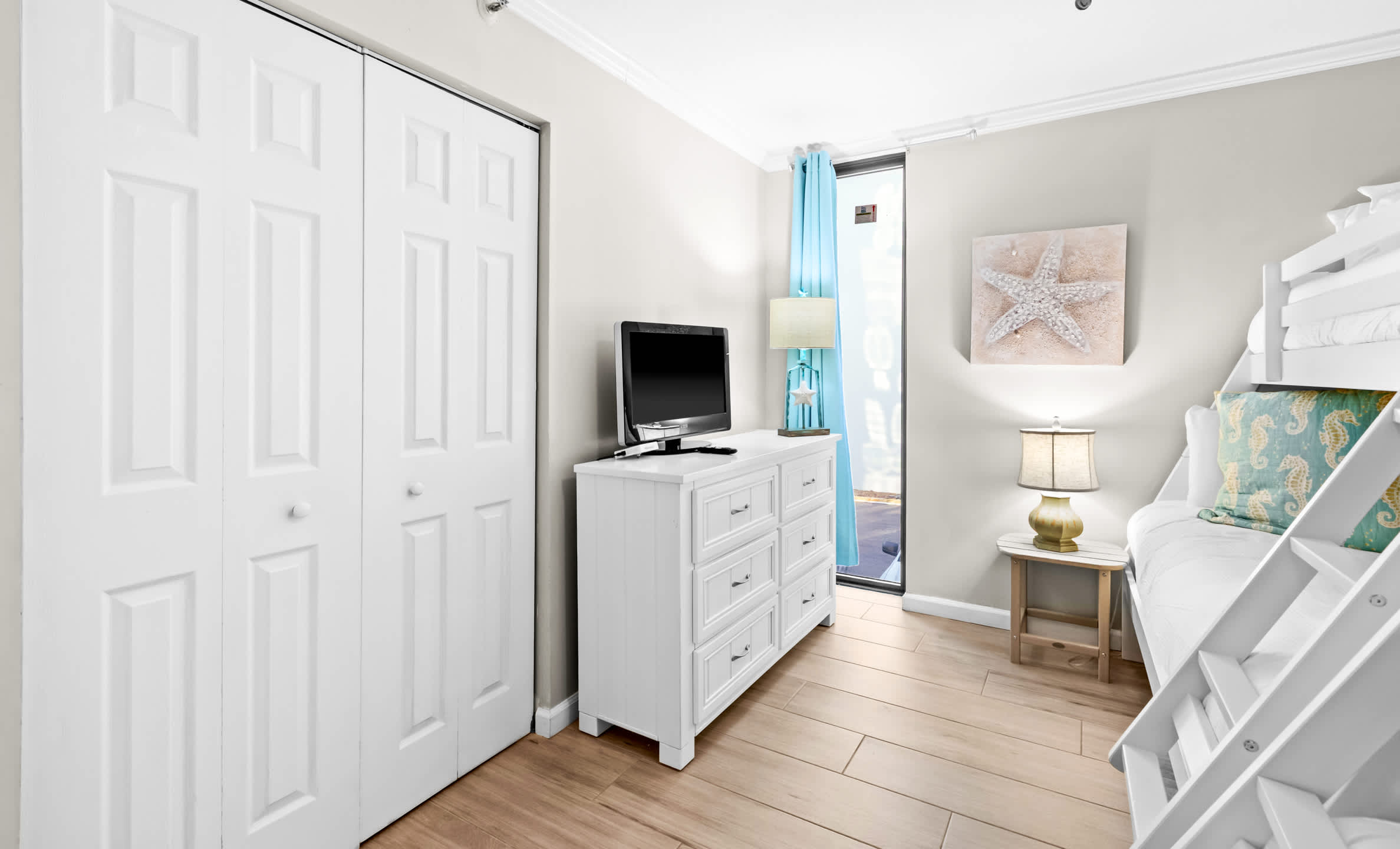 Emerald Towers 0206 22