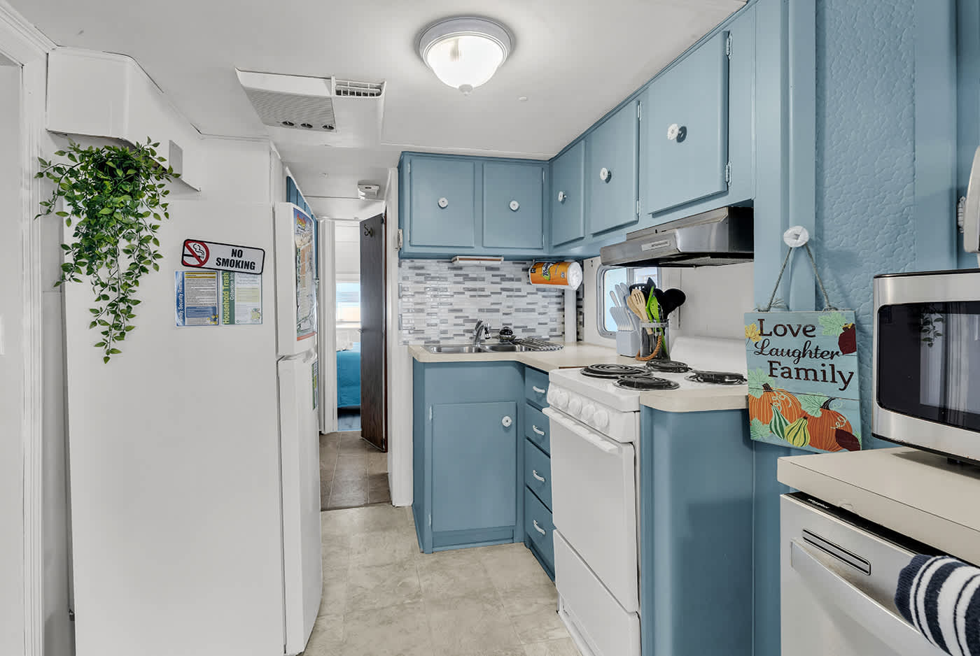 Ocean Lakes Comfy Cottage Steps to Beach Waterpark | Photo 8