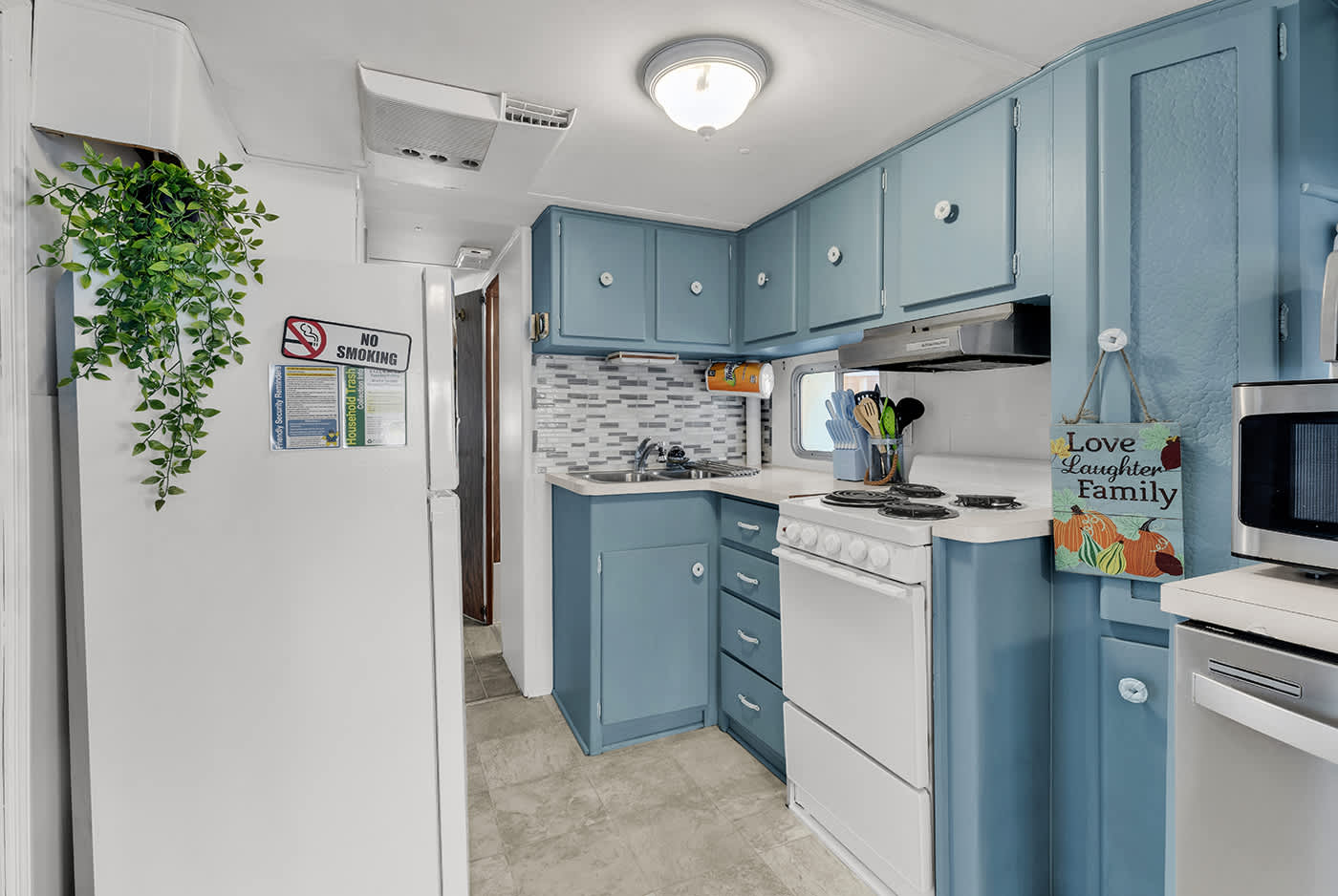 Ocean Lakes Comfy Cottage Steps to Beach Waterpark | Photo 2