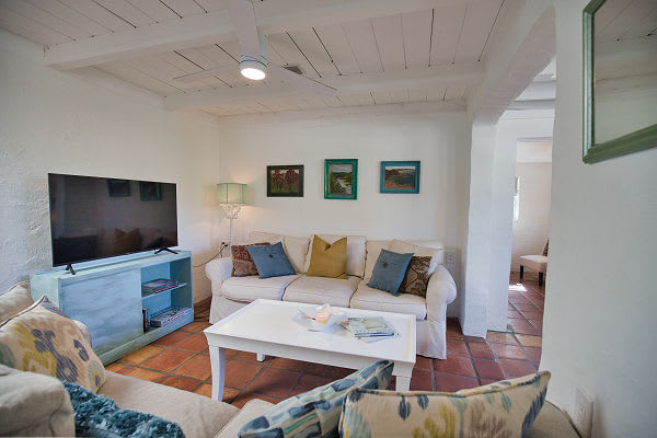 Serenity House - Tranquil Garden & Pets Welcome!