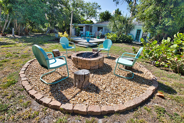 Pet Friendly & Firepit Minutes to Beach! Sleeps 6! — Englewood, FL — vacation rental
