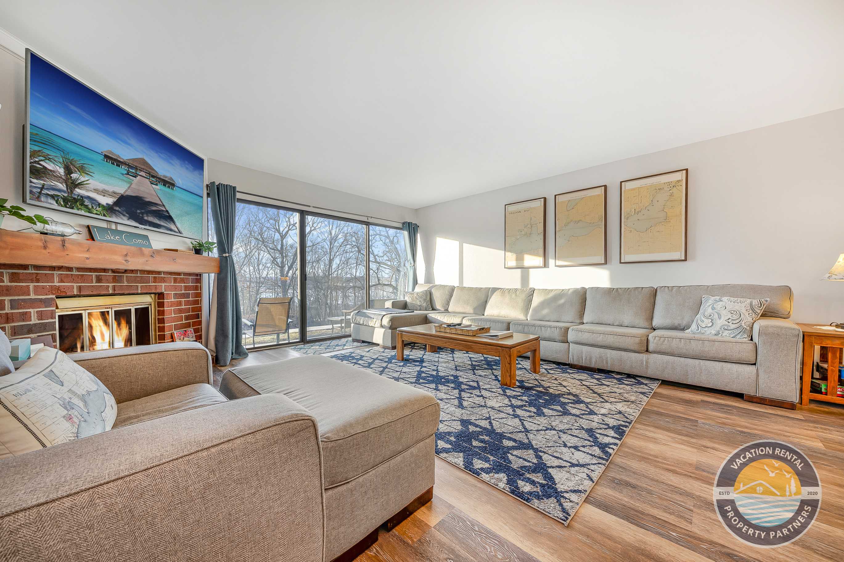 Lake Geneva Condo with Pool Fireplace Parking