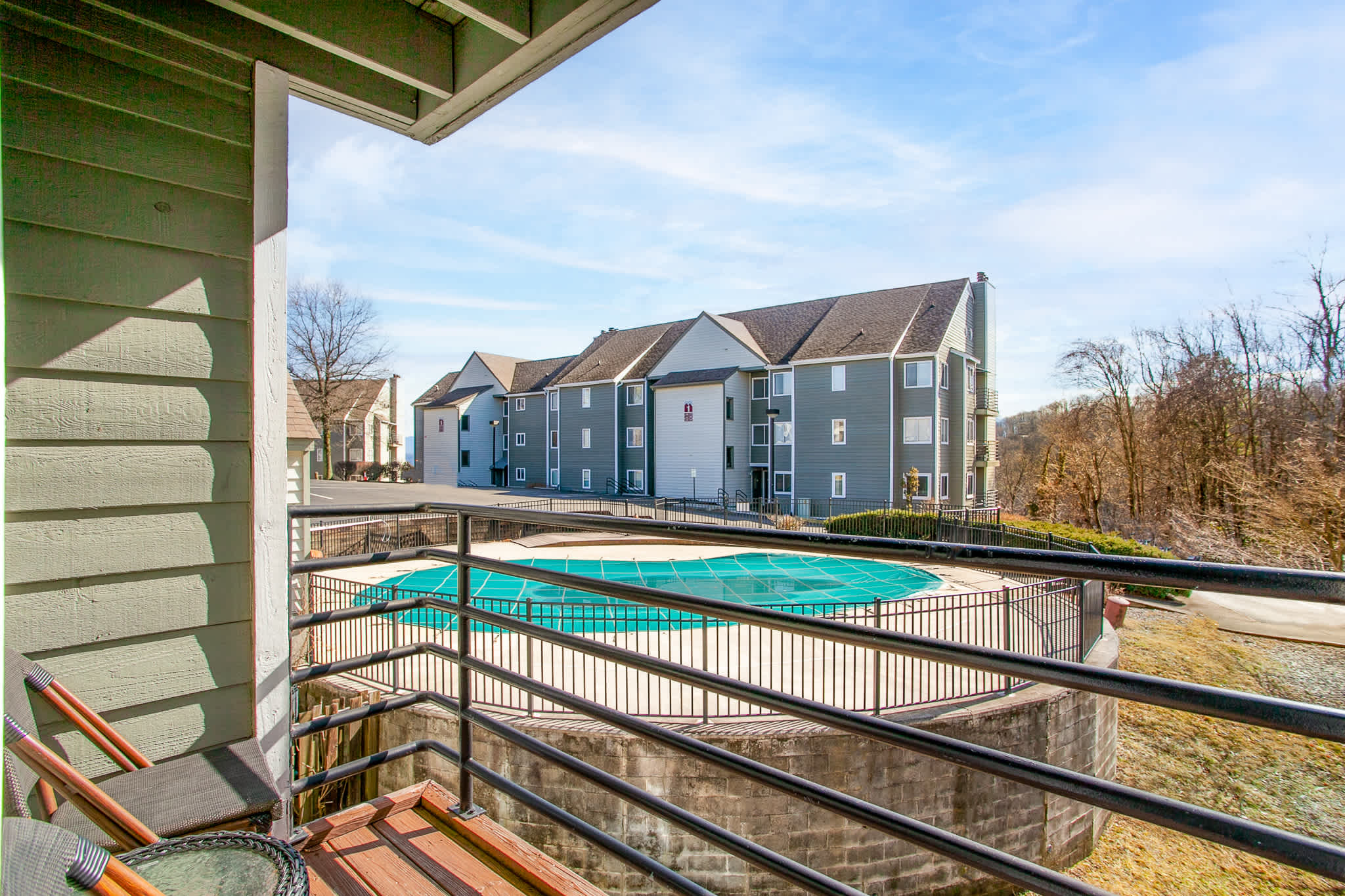 Cozy Ski-View Retreat sleeps 5 in Gatlinburg!