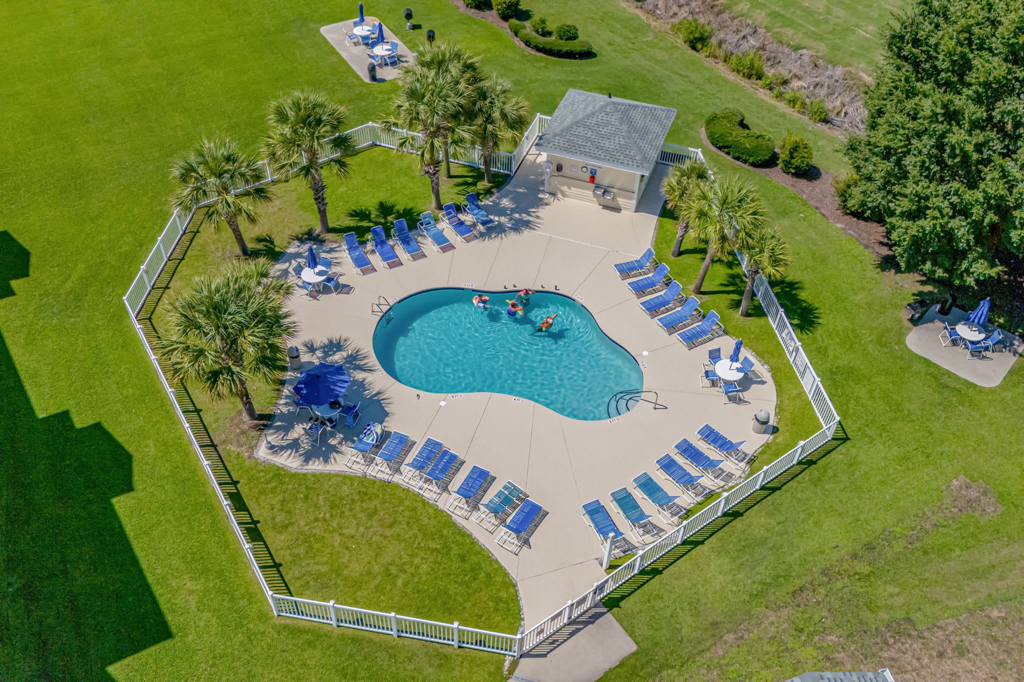 Magnolia Pointe 203 Pond View | Photo 2