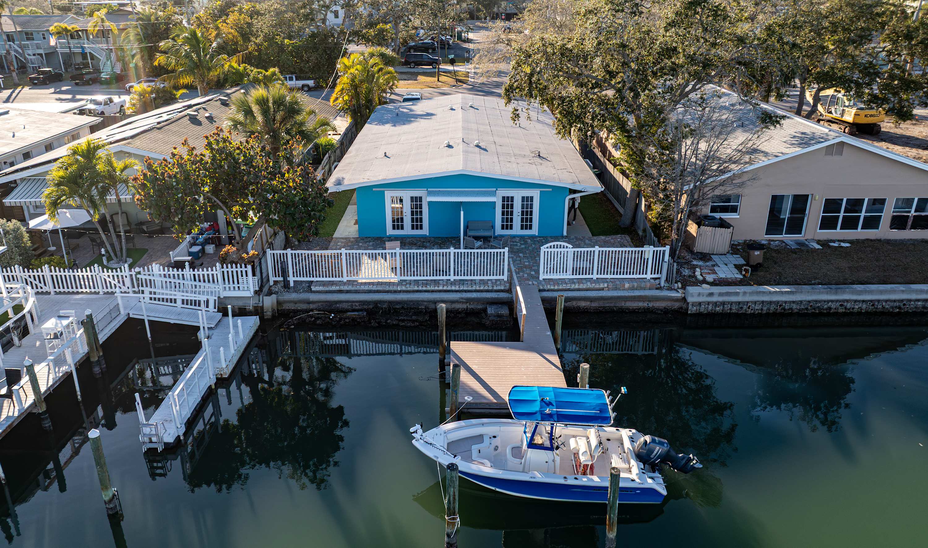 10 min walk to the beach! Private Boat Dock FREE — Indian Rocks Beach, FL — vacation rental