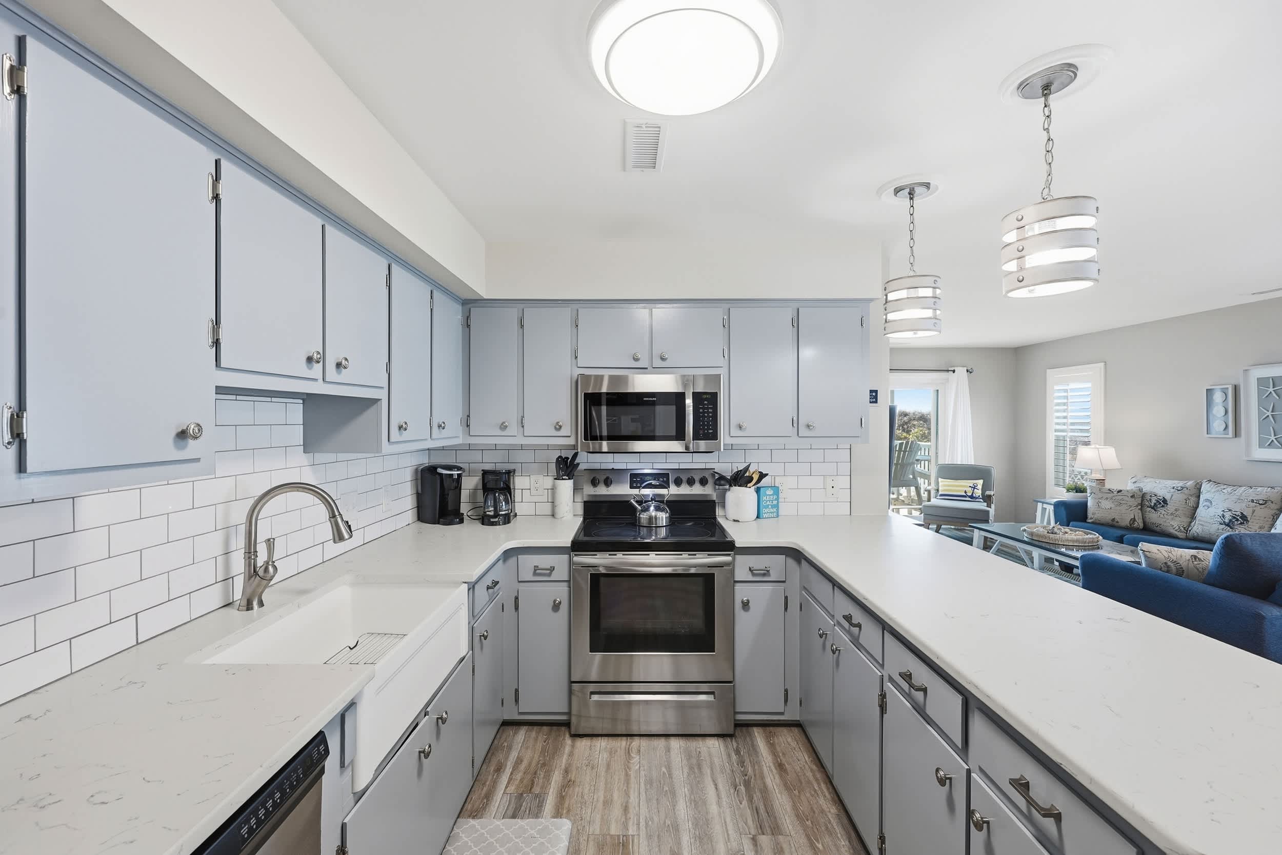 Oceanfront 3BR in Ocean Drive with Pool