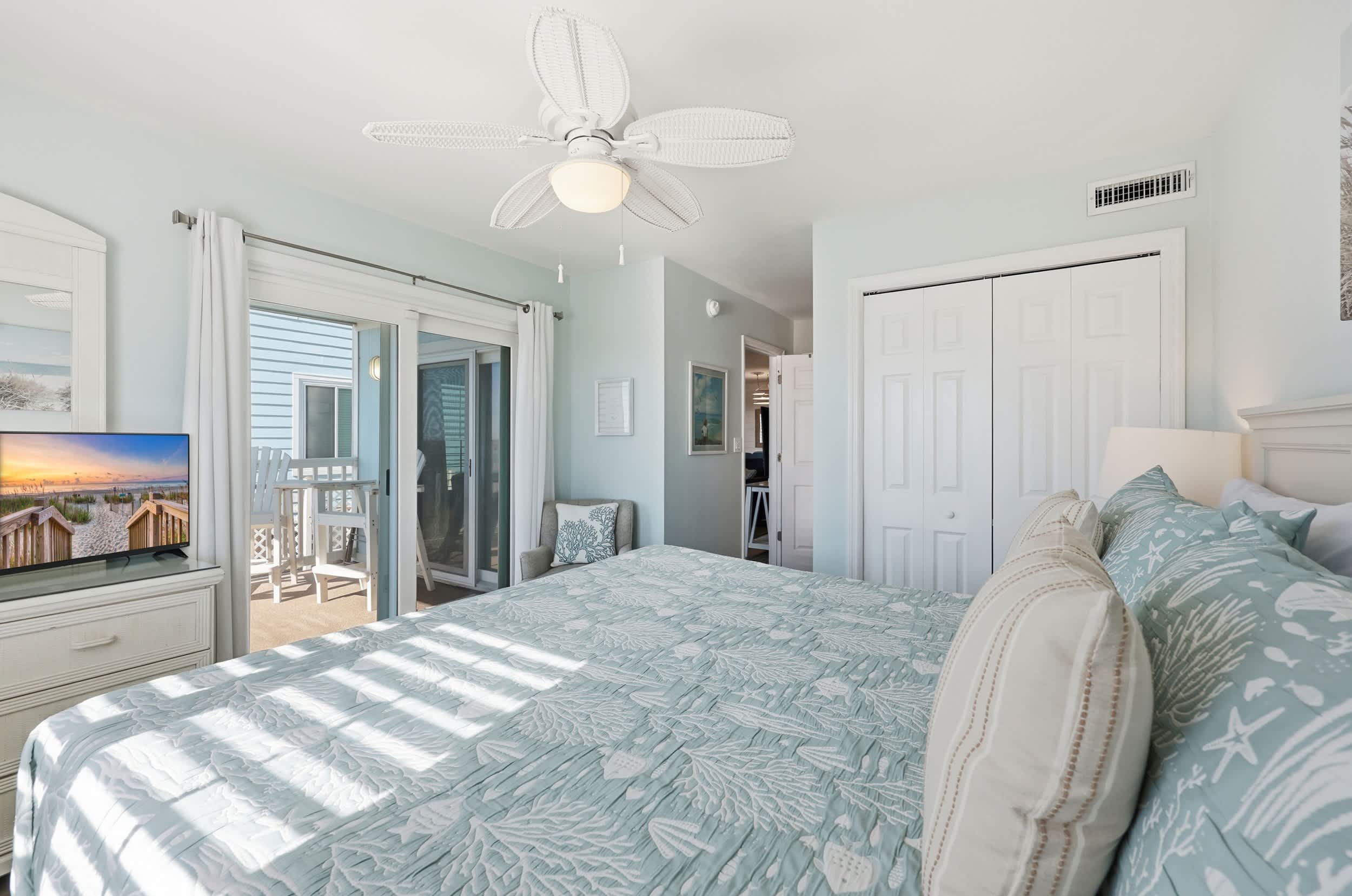 Oceanfront 3BR in Ocean Drive with Pool