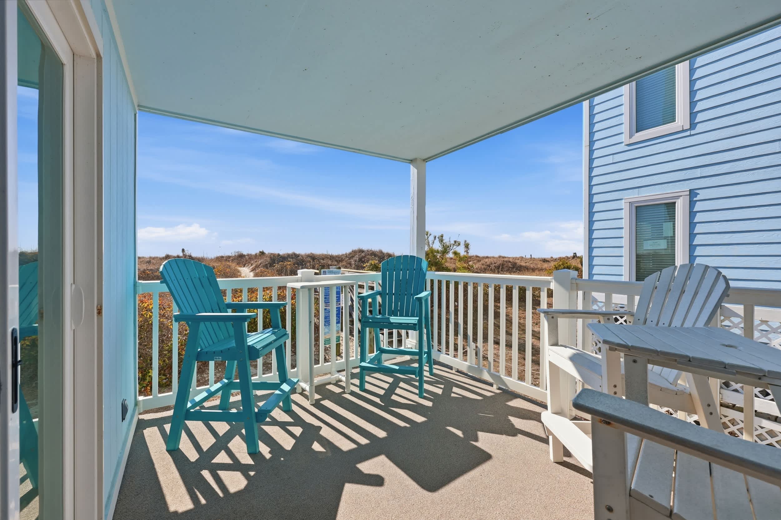 Oceanfront 3BR in Ocean Drive with Pool