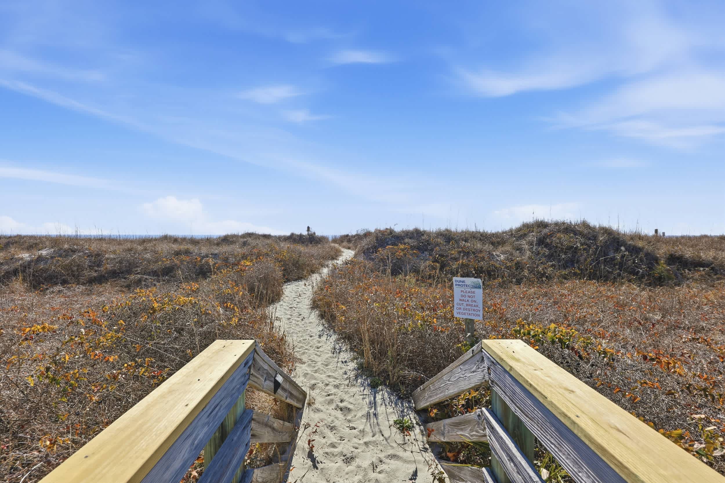 Oceanfront 3BR in Ocean Drive with Pool