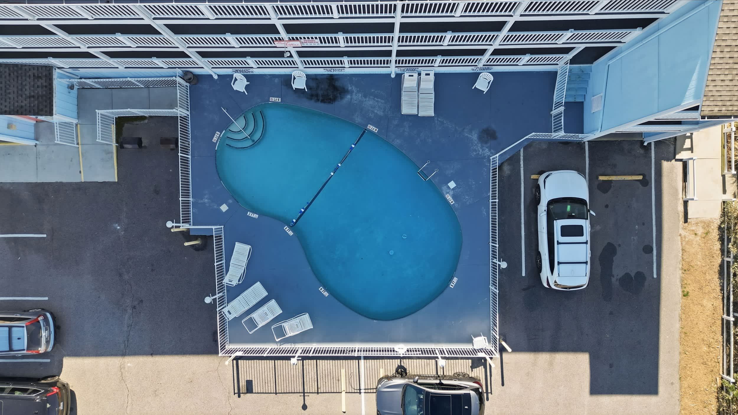 Oceanfront 3BR in Ocean Drive with Pool