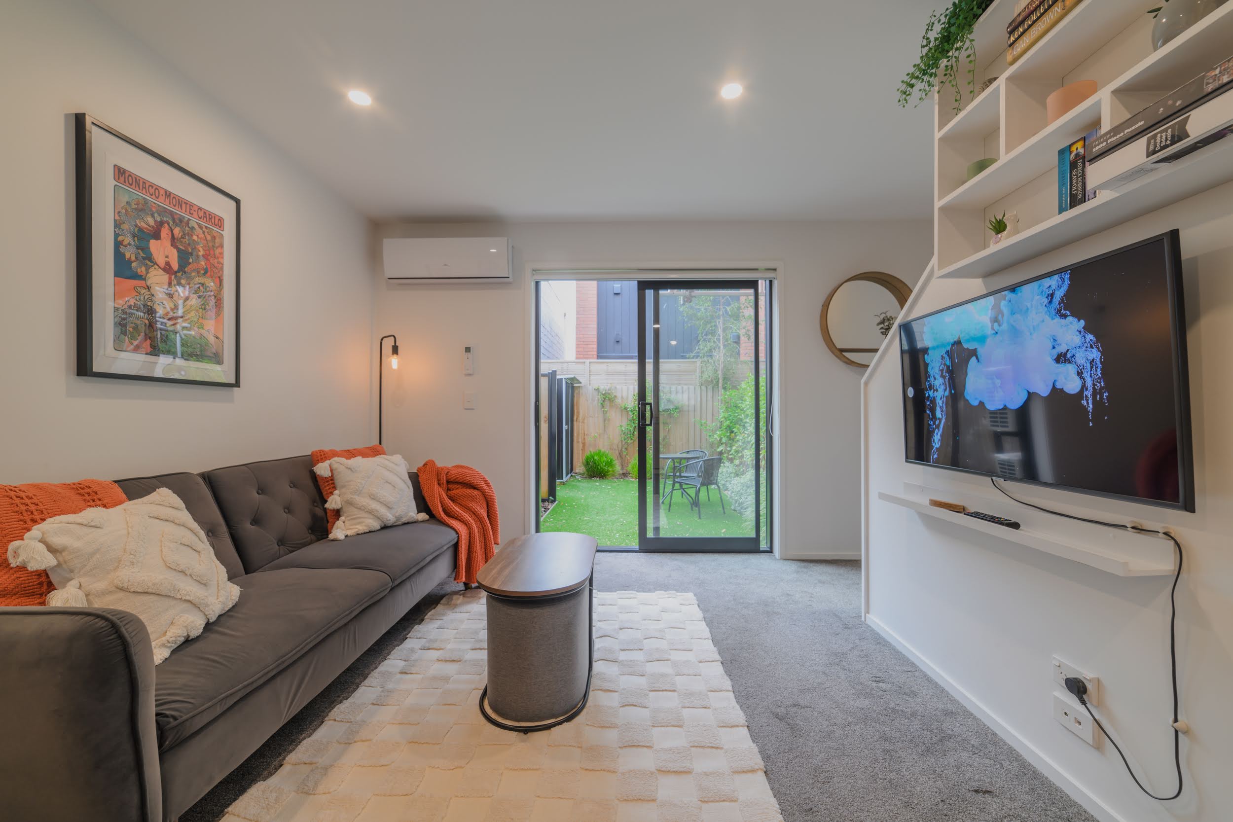 Modern Central Townhouse With Courtyard — Christchurch, Canterbury Region — vacation rental