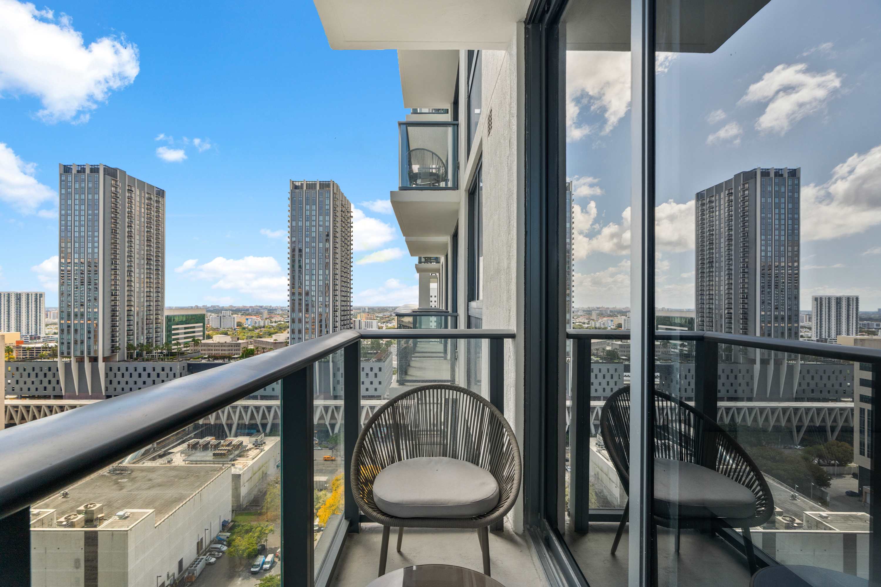 Luxury 1BR + Rooftop Pool + FIFA Fan Fest