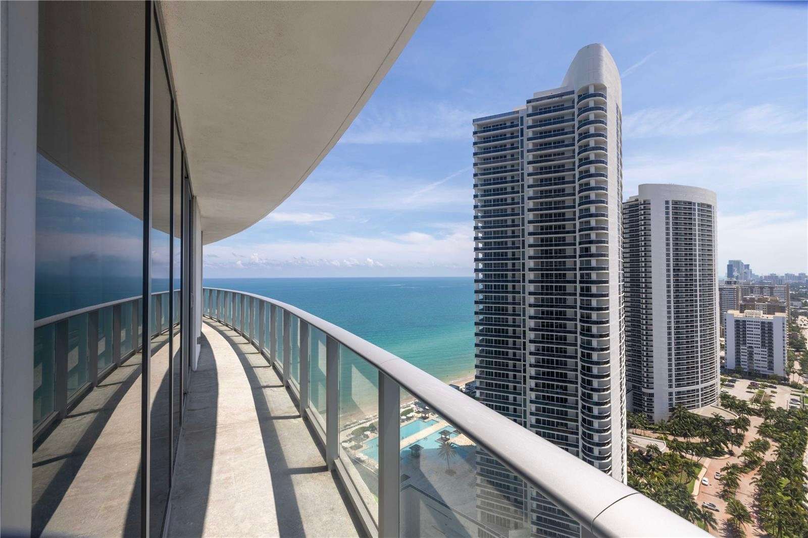 2BR Getaway | Ocean Balcony | Miami Stadium 25min