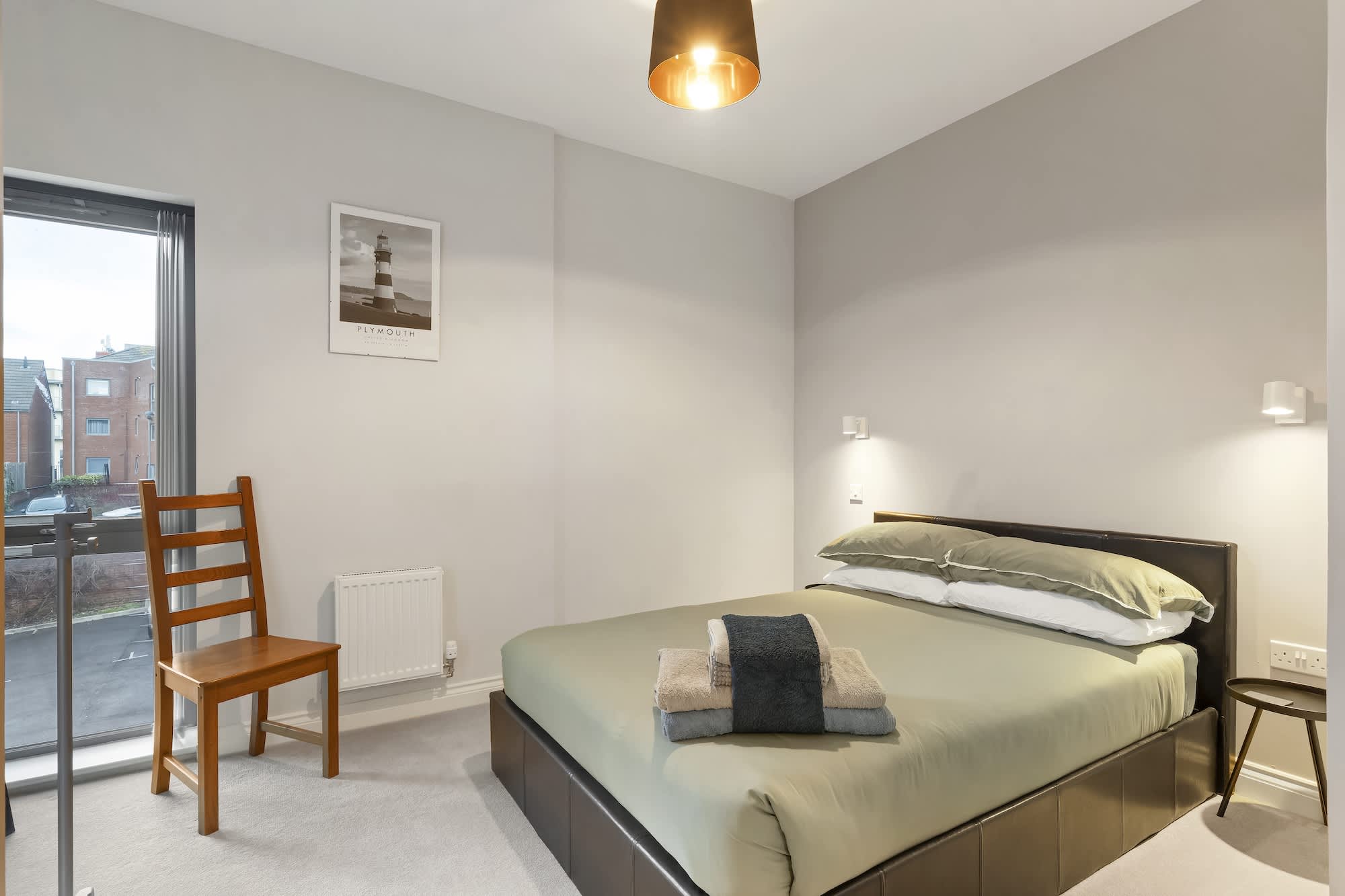 Modern Apartment, Private Parking, Plymouth