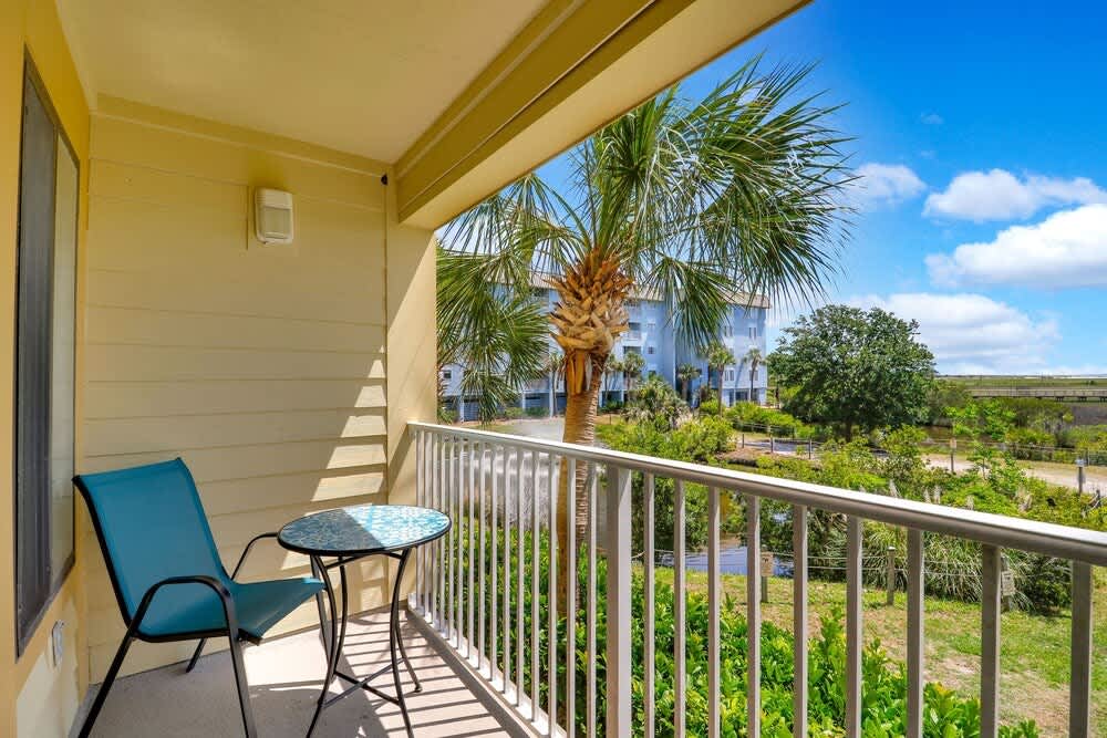 Coastal 2BR Condo w Ocean Views & Pool