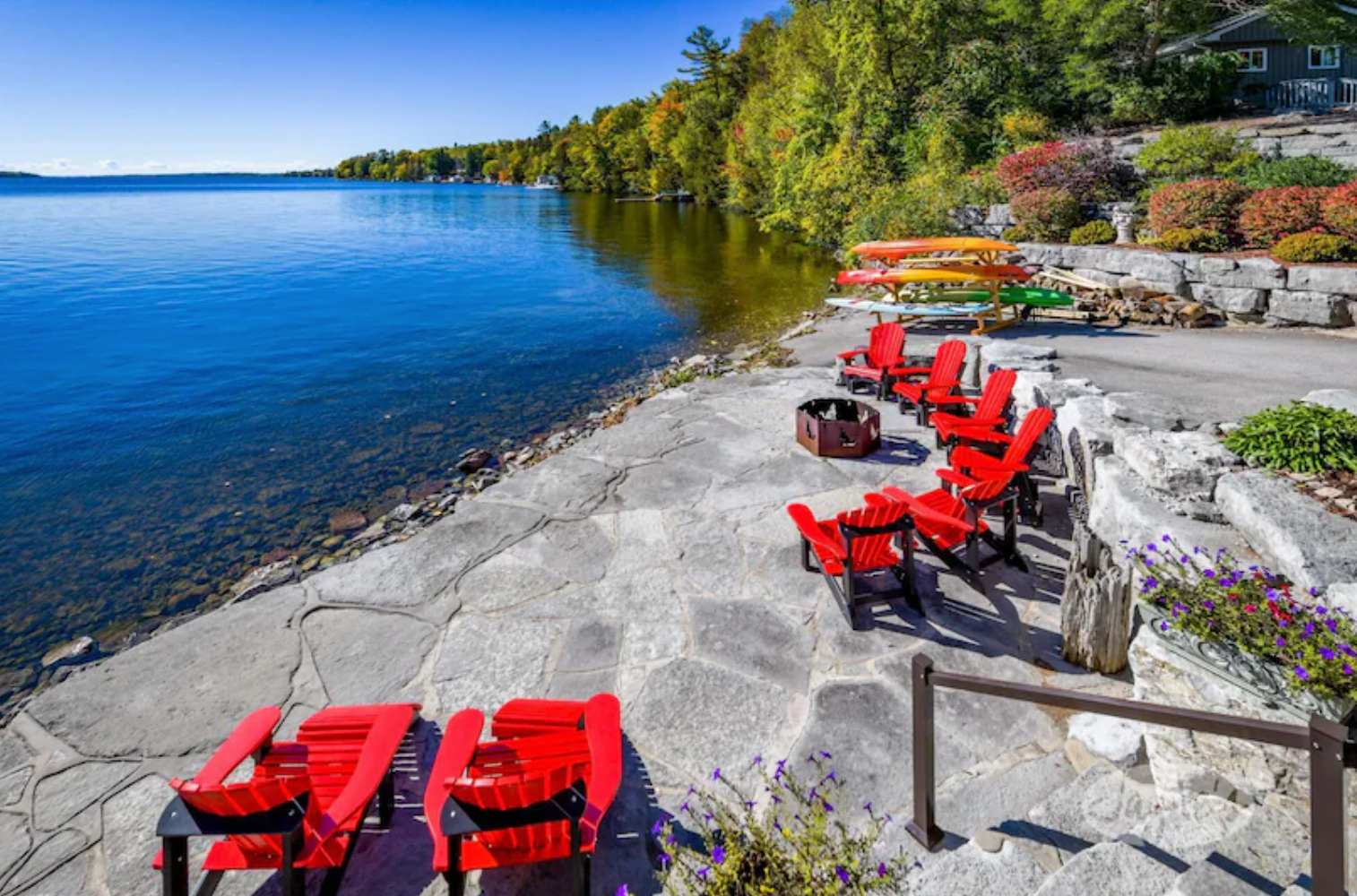 Relaxed lakeside seating and waterfront hangouts — Great for sunset drinks or picnic moments by the lake.